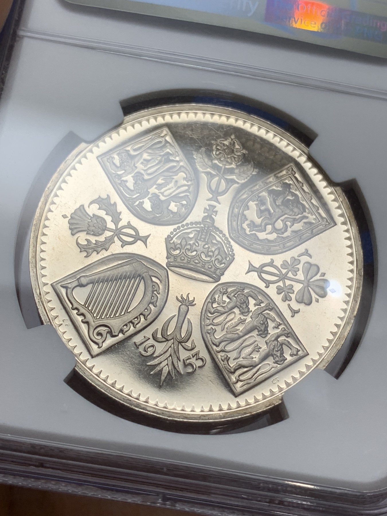 《竞宝斋》第224场-周日，周一，周二 3场 (全场包邮) NGC PF65CAMEO 英国1953年伊丽莎白二世女王加冕登基纪念克朗 精制版