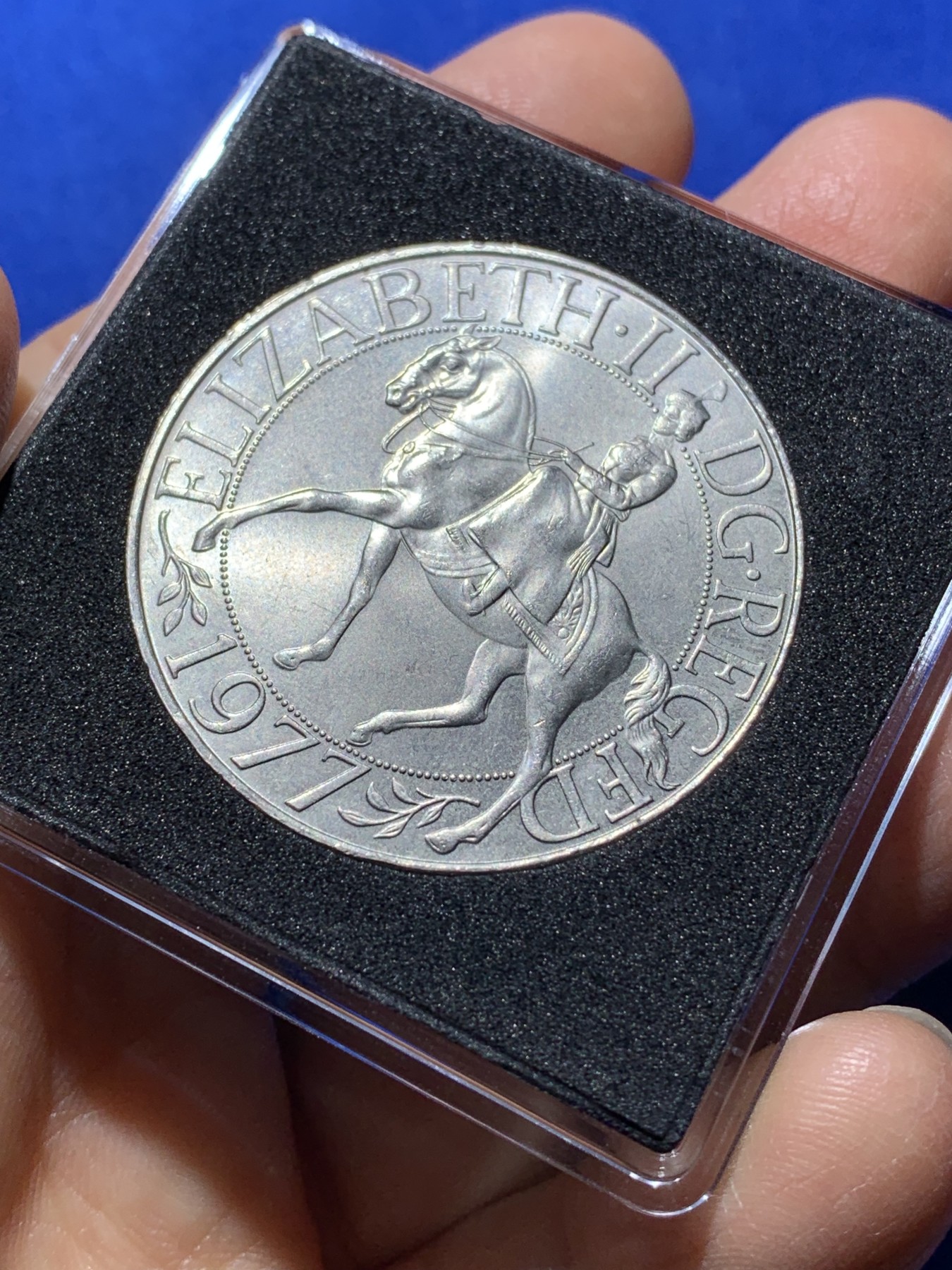 《竞宝斋》第224场-周日，周一，周二 3场 (全场包邮) 英国1977年伊丽莎白女王即位25周年（银禧年）纪念5先令镍币 38.61mm