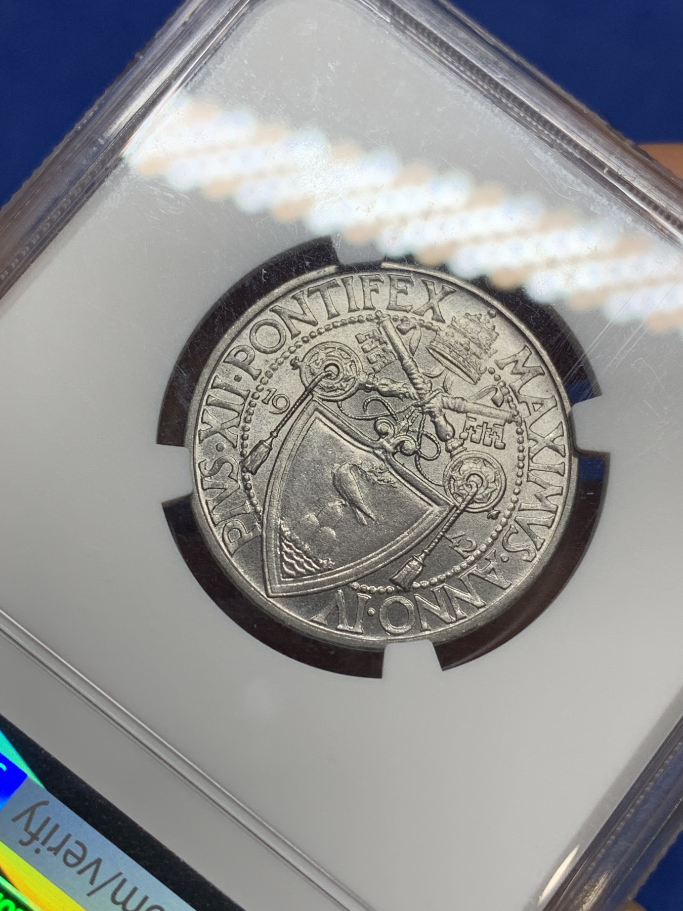 《竞宝斋》第224场-周日，周一，周二 3场 (全场包邮) NGC MS65 梵蒂冈1942年1里拉，高分好品