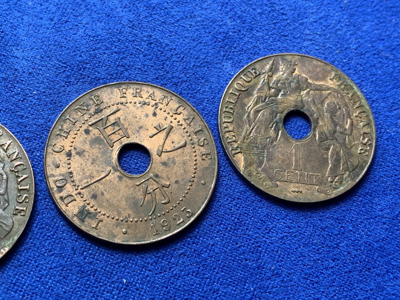 《竞宝斋》第224场-周日，周一，周二 3场 (全场包邮) 3枚一组 法属印支1923年百分之一铜币