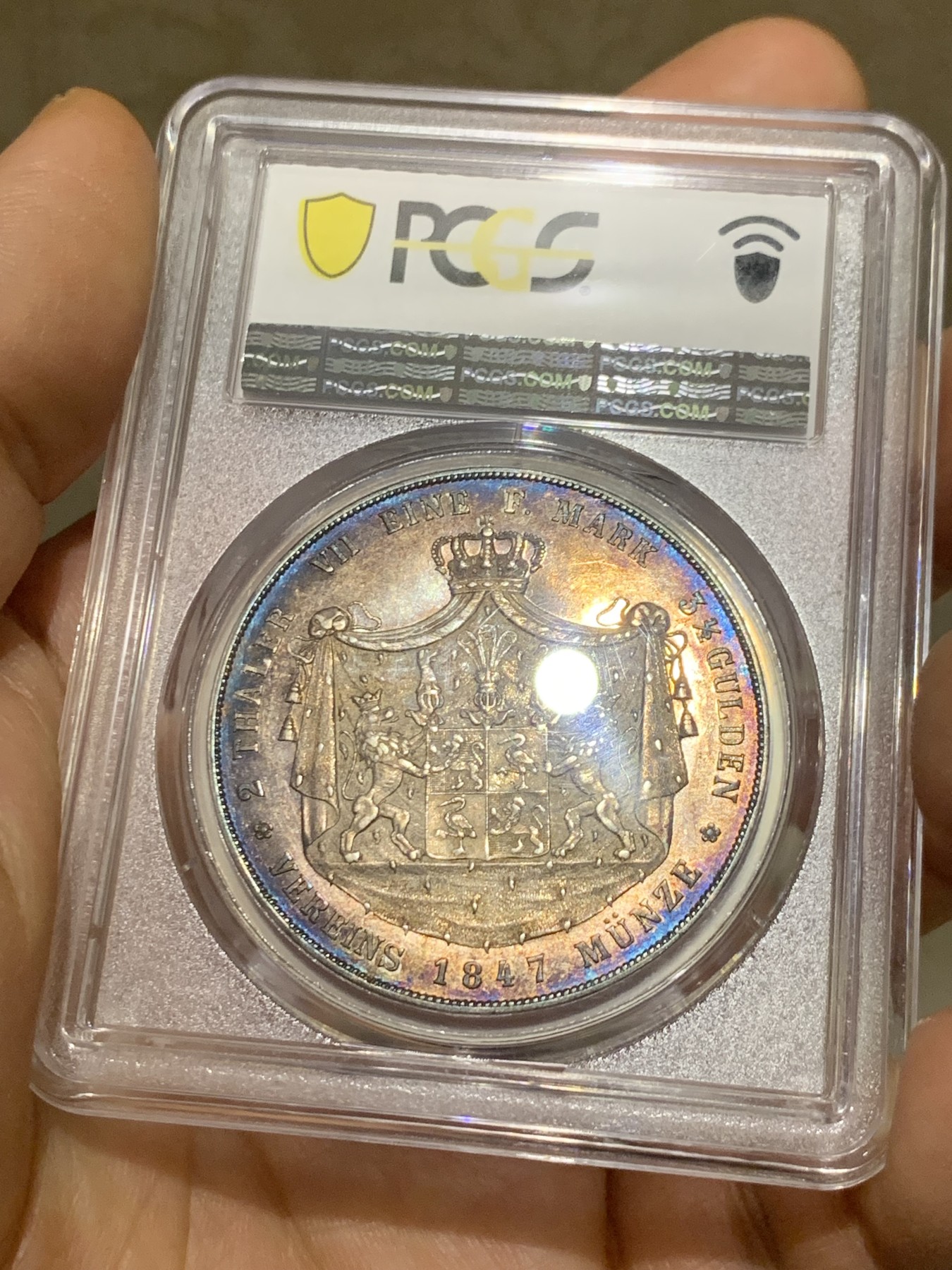 《竞宝斋》第224场-周日，周一，周二 3场 (全场包邮) 唯一亚军分 PCGS MS63 德国 1847 罗斯 海因里希六世 流通版2泰勒 37.1克大银币   绚丽五彩包浆 小邦稀少品种 不可错过 发行量克劳斯标注仅2750枚，德国目录标注5500枚