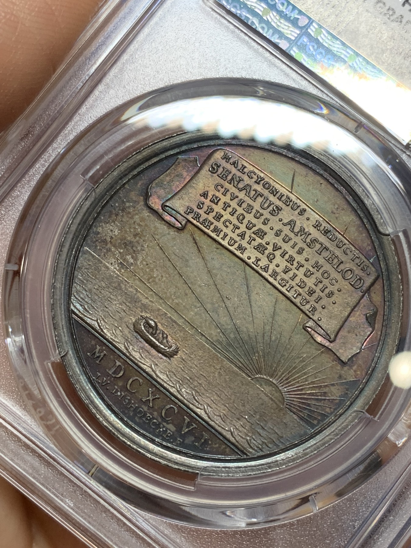 《竞宝斋》第224场-周日，周一，周二 3场 (全场包邮) 唯一冠军分 PCGS MS65 荷兰1696银章，阿姆斯特丹平息叛乱，该品种好品极少，此枚磨砂酱彩极品。