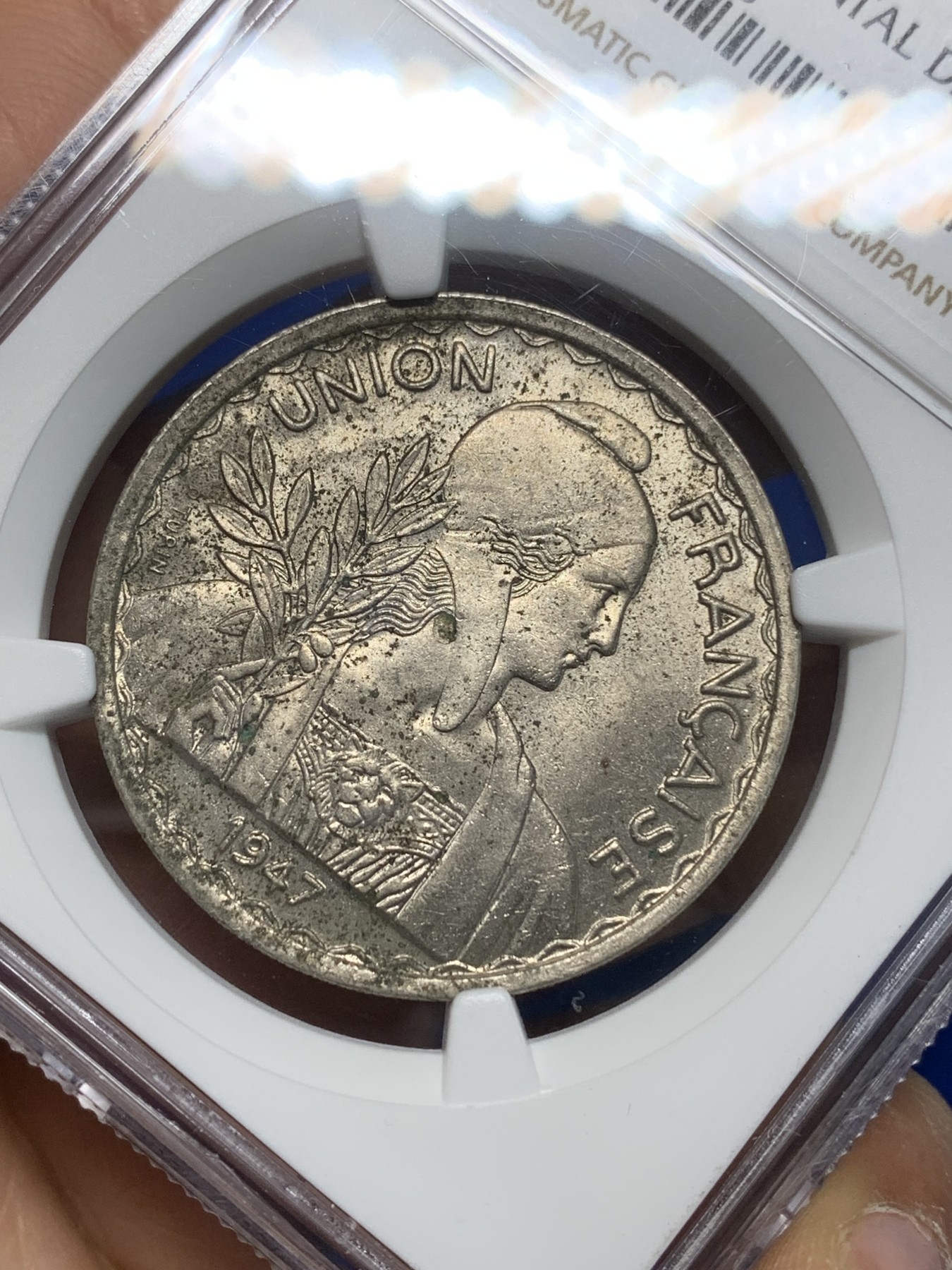 《竞宝斋》第224场-周日，周一，周二 3场 (全场包邮) NGC UNCD 1947年法属印支1皮亚斯镍币