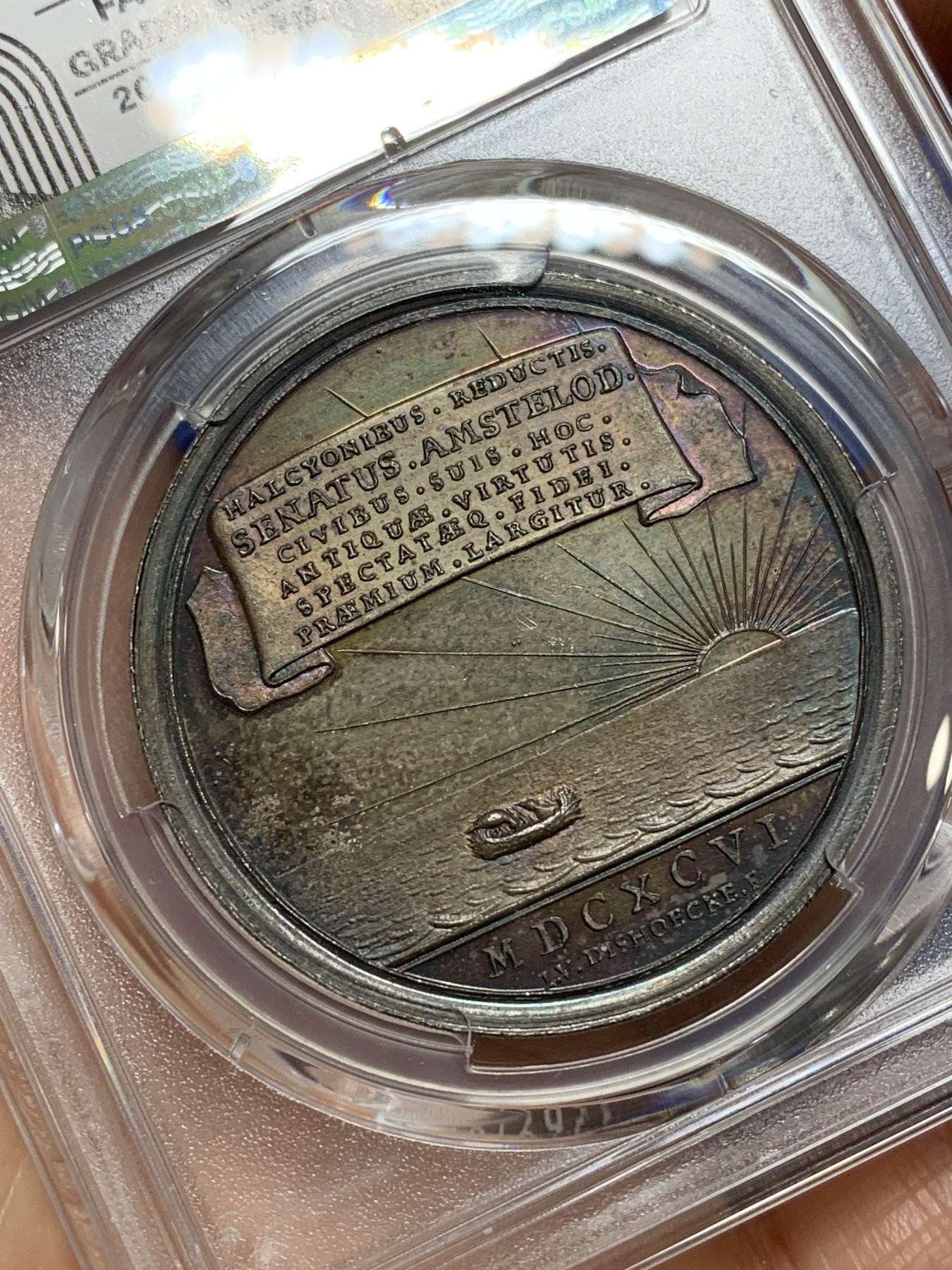 《竞宝斋》第224场-周日，周一，周二 3场 (全场包邮) 唯一冠军分 PCGS MS65 荷兰1696银章，阿姆斯特丹平息叛乱，该品种好品极少，此枚磨砂酱彩极品。
