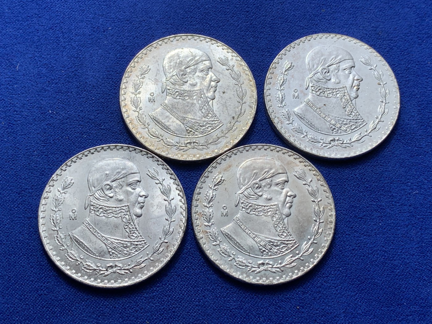 《竞宝斋》第224场-周日，周一，周二 3场 (全场包邮) 4枚一组 墨西哥1比索银币，不同年份