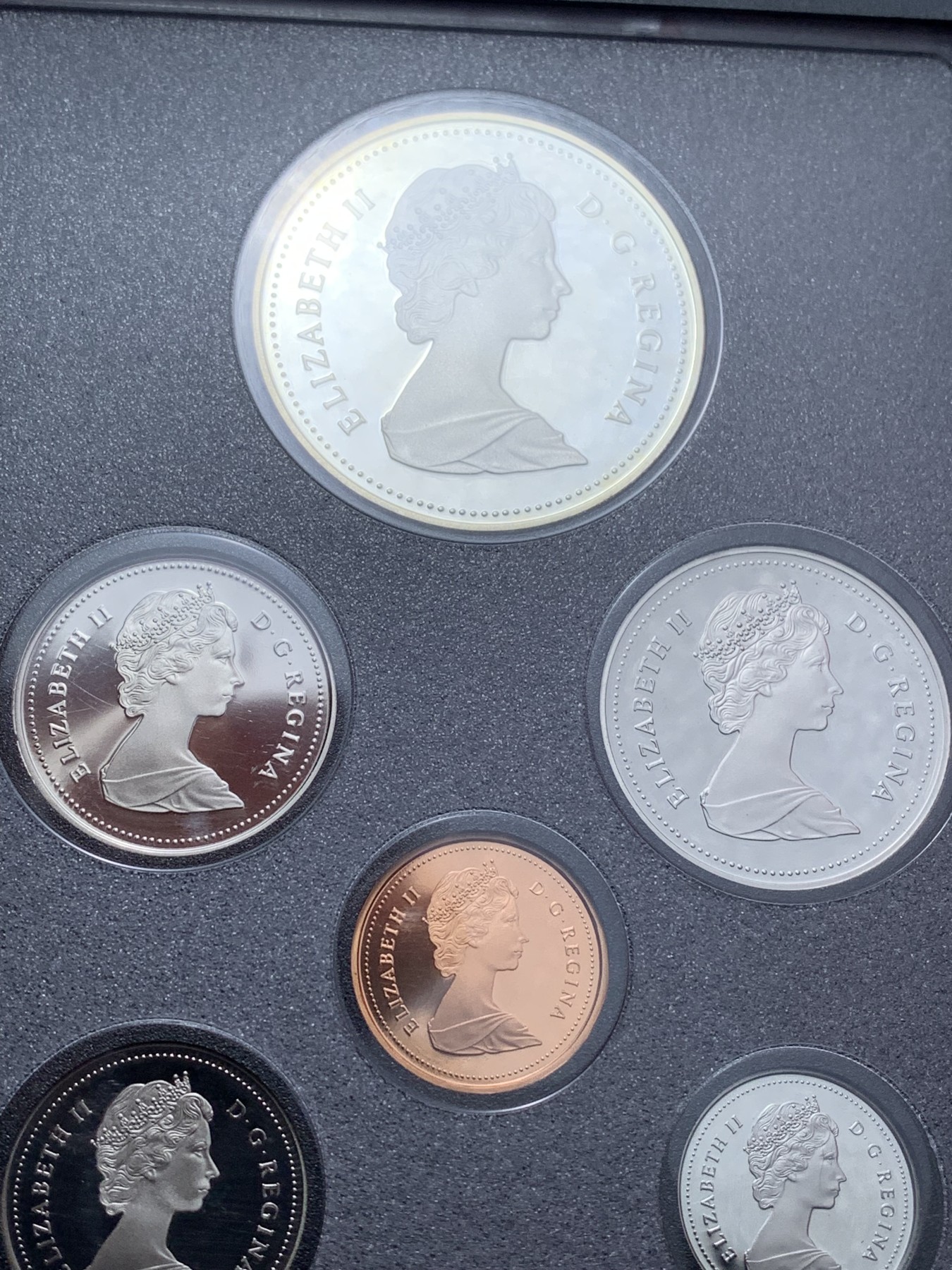 《竞宝斋》第224场-周日，周一，周二 3场 (全场包邮) 加拿大1989年精致套币含大银币一枚