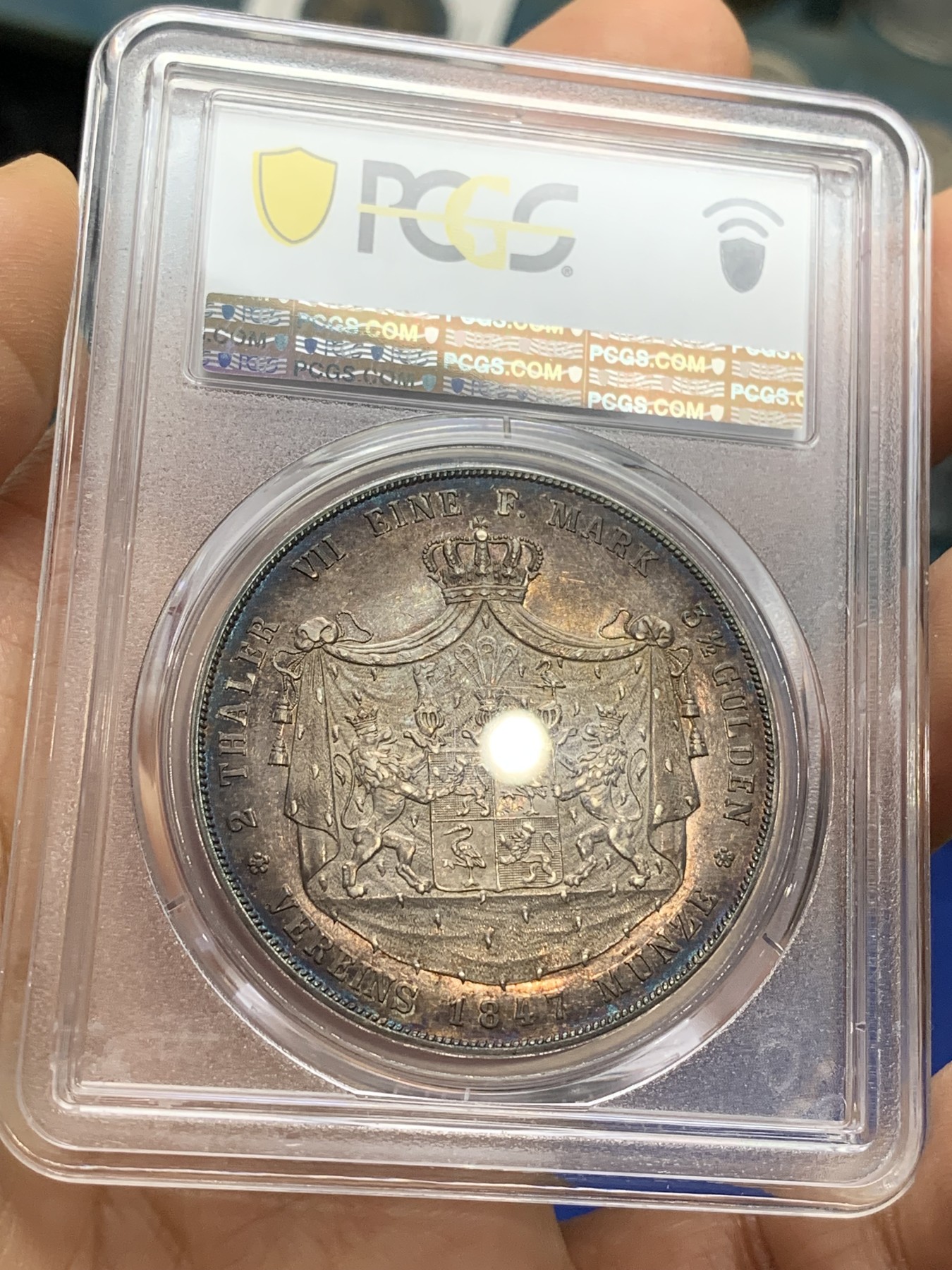 《竞宝斋》第224场-周日，周一，周二 3场 (全场包邮) 唯一亚军分 PCGS MS63 德国 1847 罗斯 海因里希六世 流通版2泰勒 37.1克大银币   绚丽五彩包浆 小邦稀少品种 不可错过 发行量克劳斯标注仅2750枚，德国目录标注5500枚