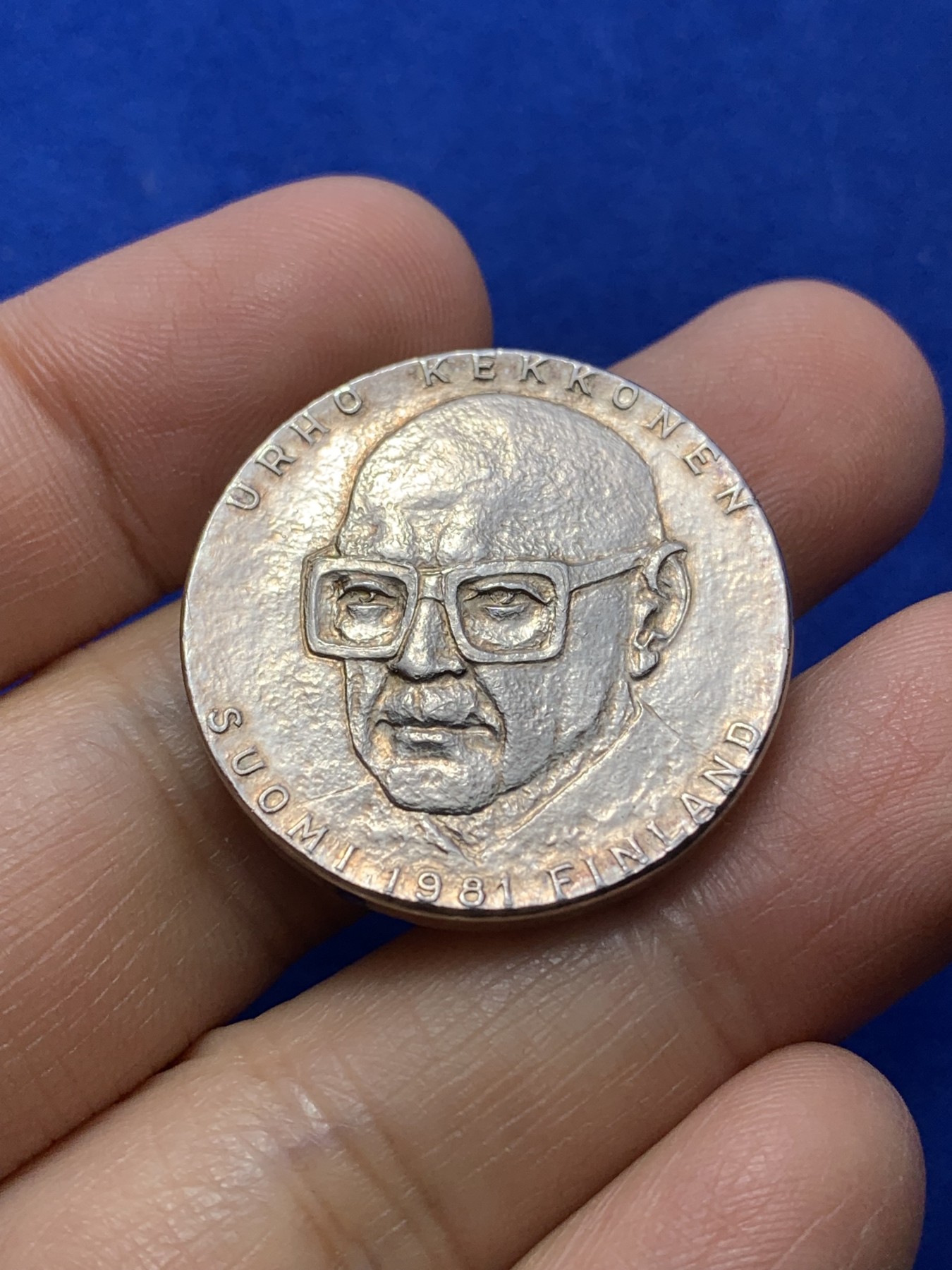 《竞宝斋》第224场-周日，周一，周二 3场 (全场包邮) 芬兰1981年 50马克银币加厚版 就任总统25周年暨凯科宁总统 80岁生日纪念币 非常厚实 20克