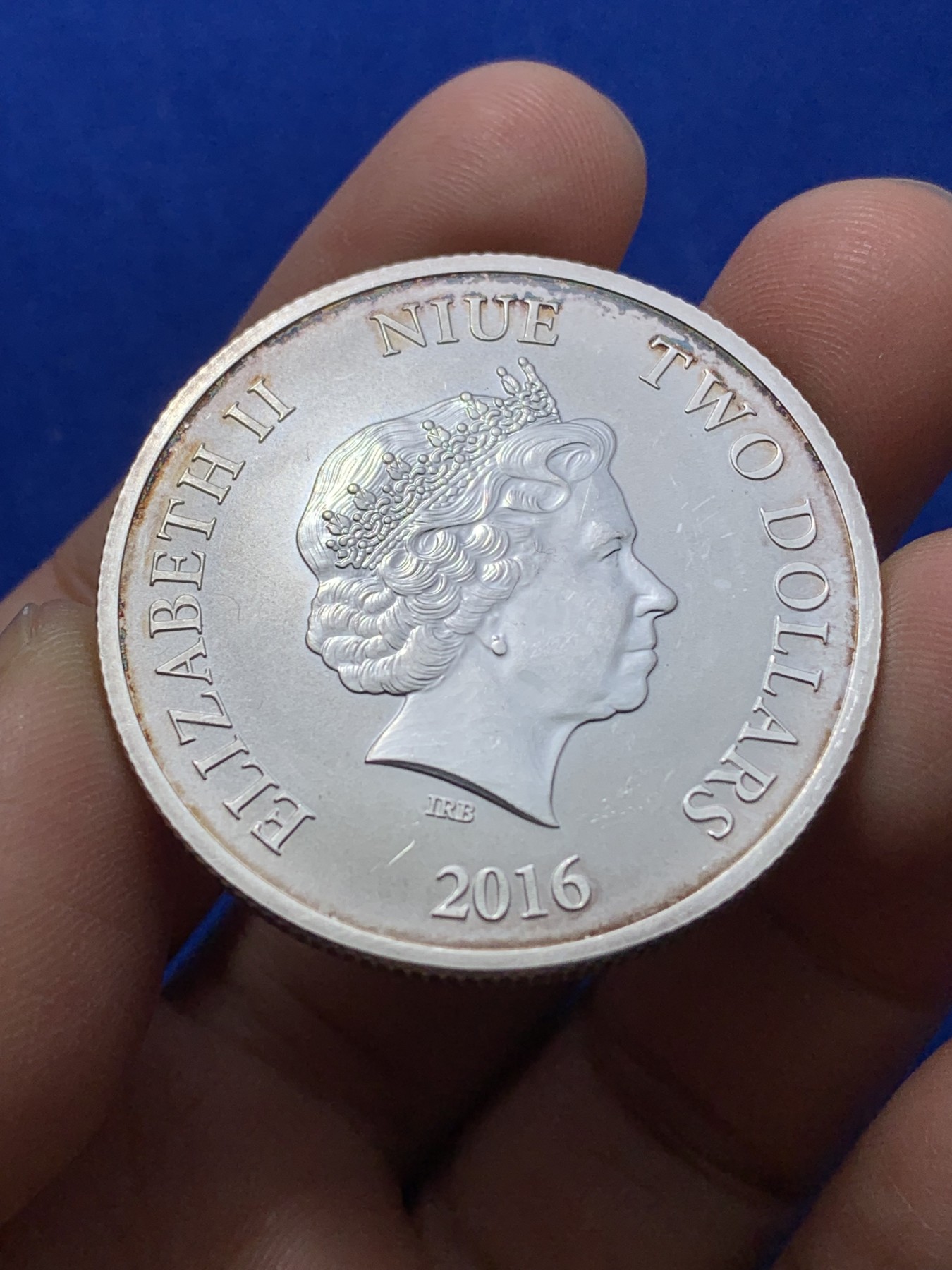 《竞宝斋》第224场-周日，周一，周二 3场 (全场包邮) 纽埃2016年伊丽莎白二世猴年纪念银币 1盎司 999银