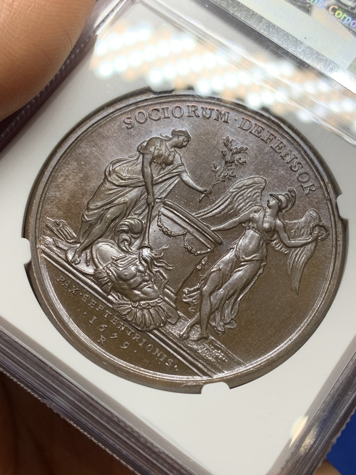 《竞宝斋》第224场-周日，周一，周二 3场 (全场包邮) 唯一冠军分 NGC MS64 法国1679年太阳王路易十四圣彼得堡和平德国纪念铜章