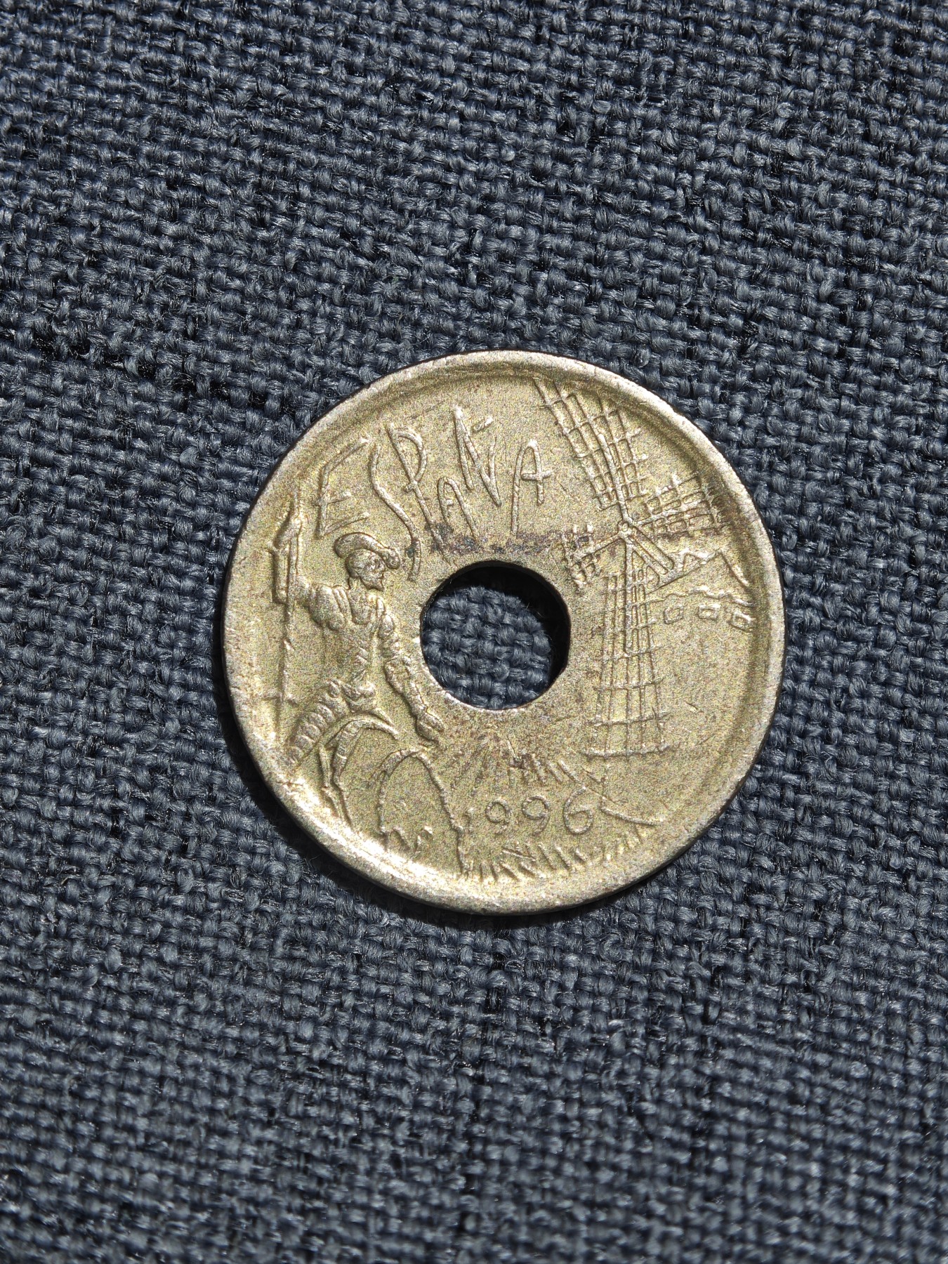 外国硬币收藏第5期 西班牙1996年中孔堂吉诃德25比塞塔纪念币