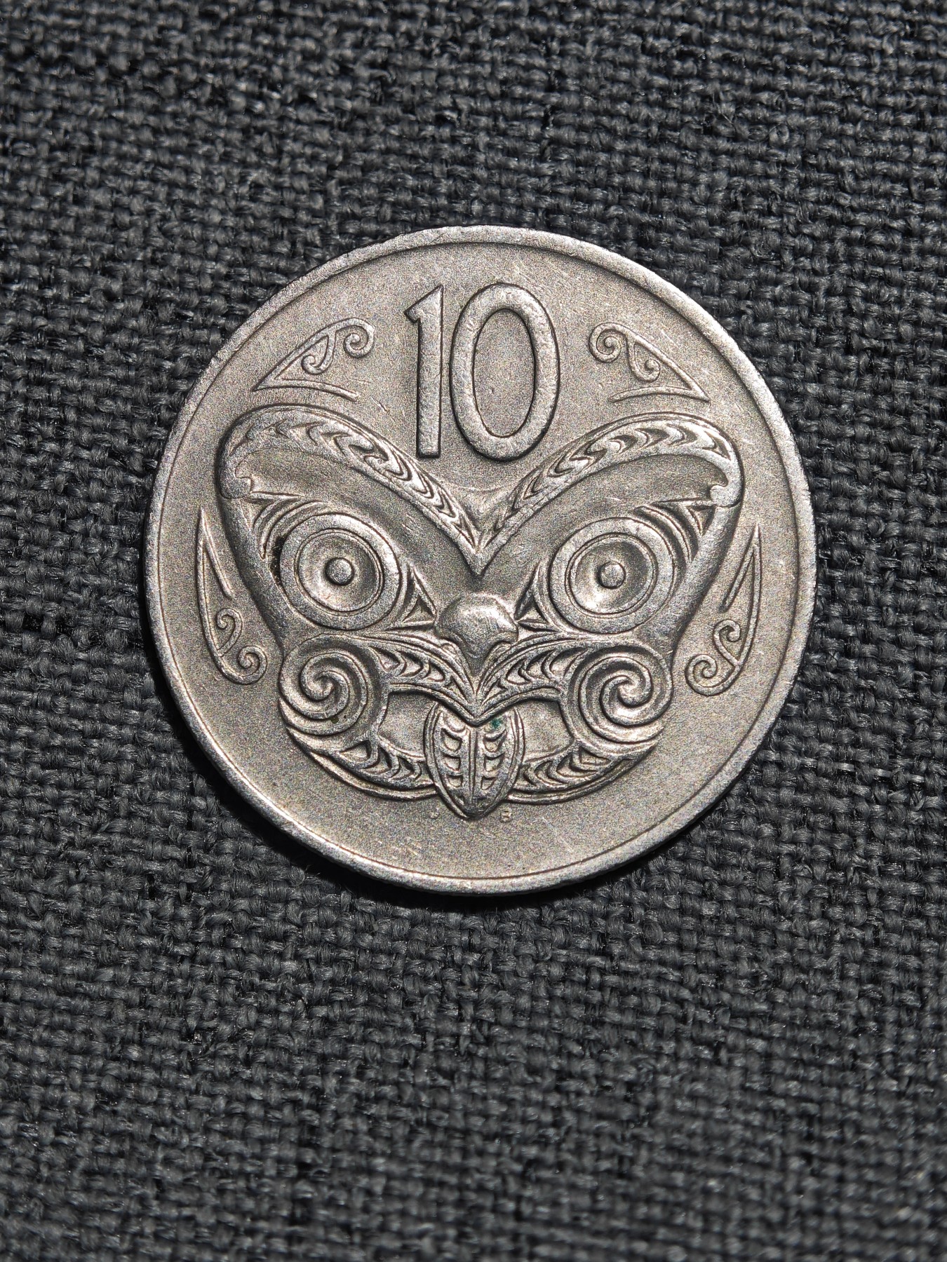 外国硬币收藏第5期 新西兰1974年女王毛利传统面具10分