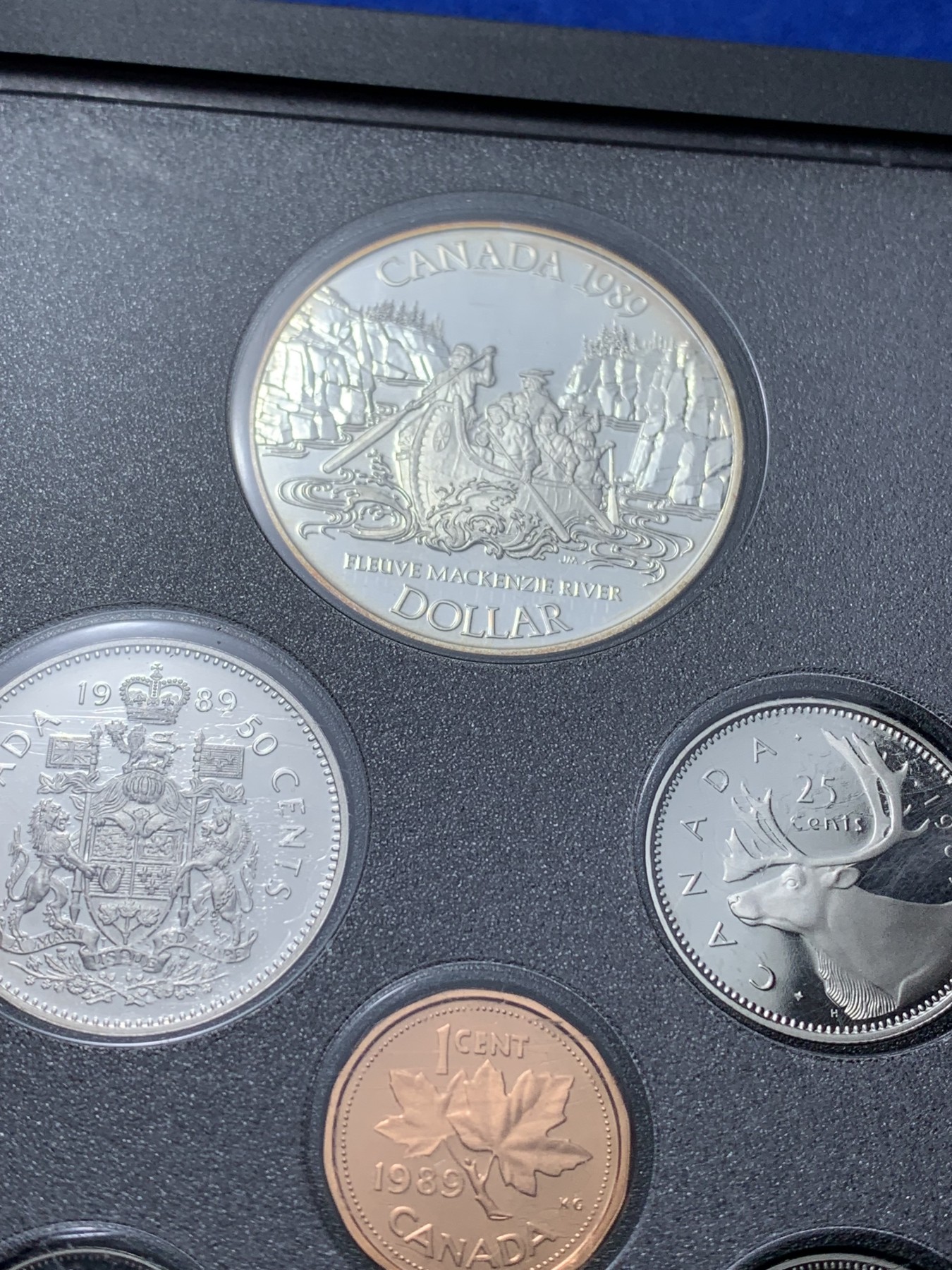 《竞宝斋》第224场-周日，周一，周二 3场 (全场包邮) 加拿大1989年精致套币含大银币一枚