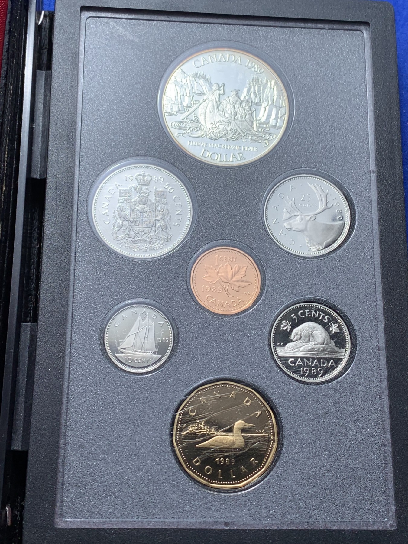 《竞宝斋》第224场-周日，周一，周二 3场 (全场包邮) 加拿大1989年精致套币含大银币一枚