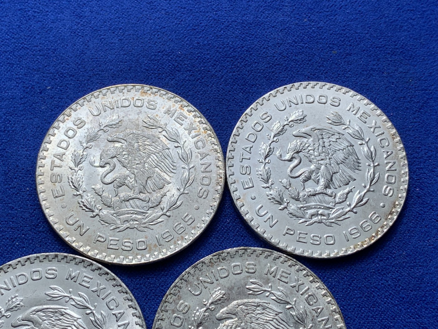 《竞宝斋》第224场-周日，周一，周二 3场 (全场包邮) 4枚一组 墨西哥1比索银币，不同年份