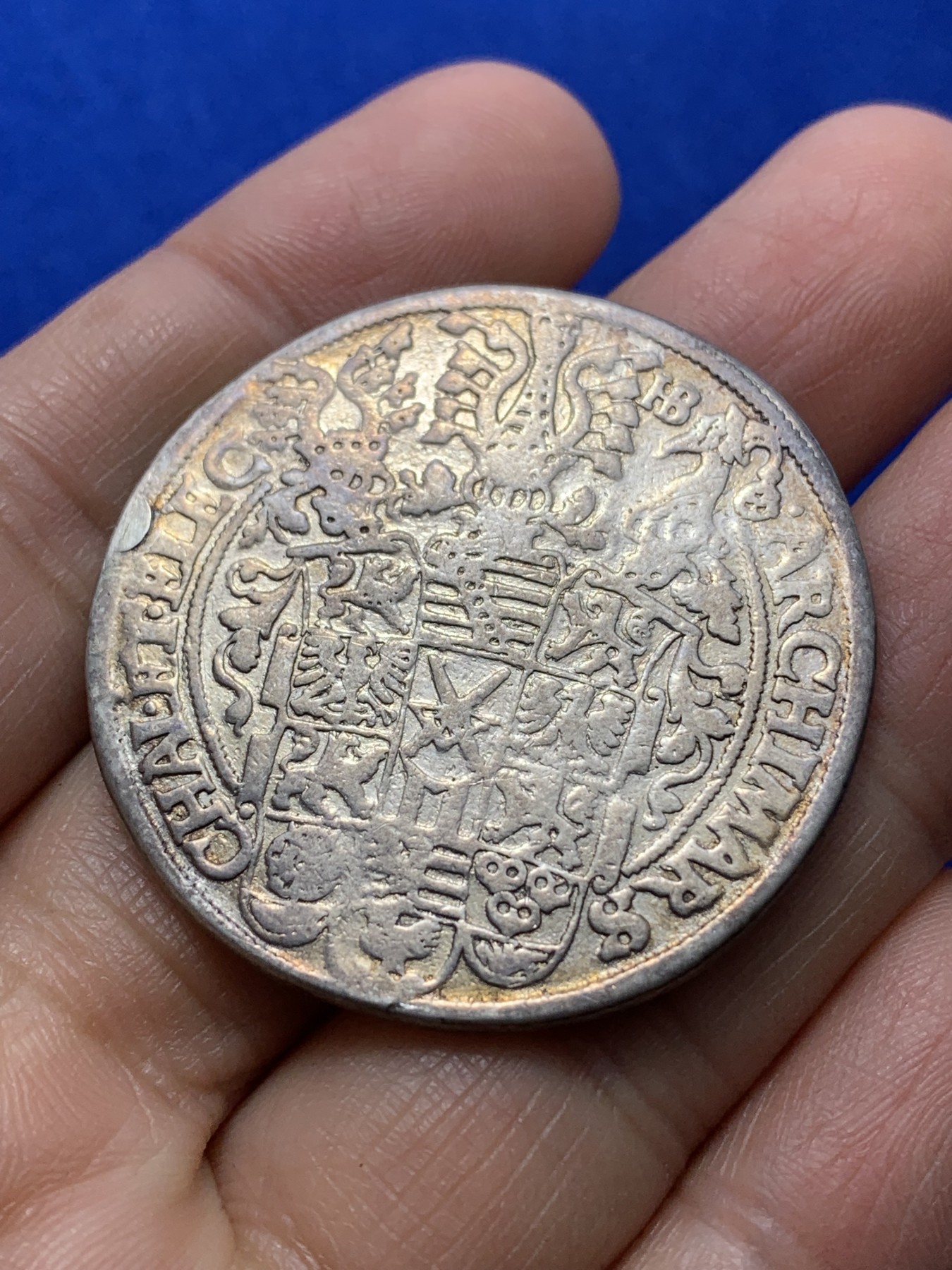 《竞宝斋》第224场-周日，周一，周二 3场 (全场包邮) 德国 1589年 萨克森 持剑武士泰勒大银币 12点处有焊接痕迹 细节见图