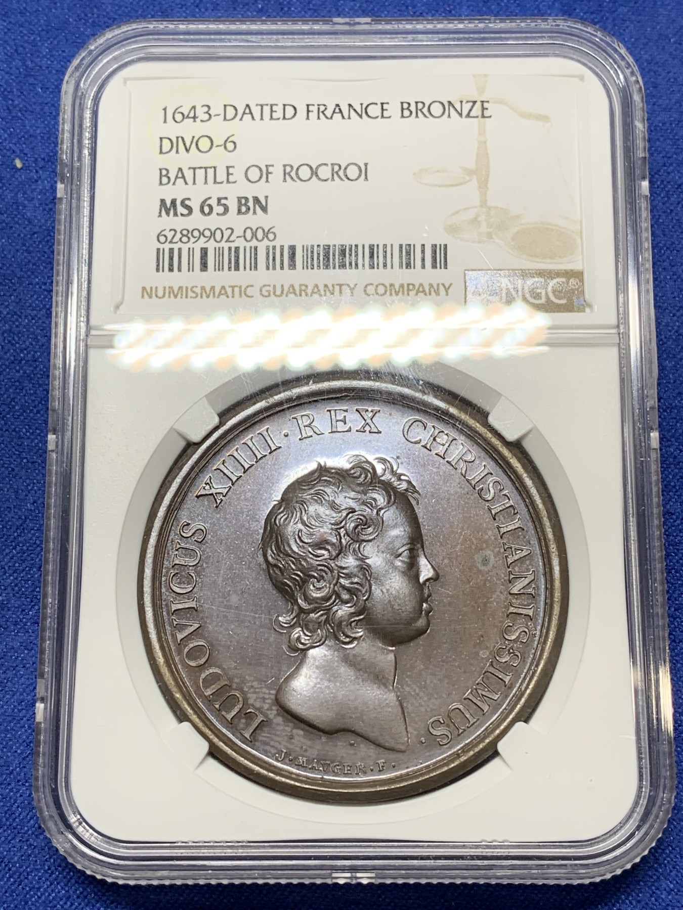 《竞宝斋》第224场-周日，周一，周二 3场 (全场包邮) 唯一冠军分 NGC MS65 法国1643年太阳王路易十四小孩版罗克罗伊之战纪念铜章