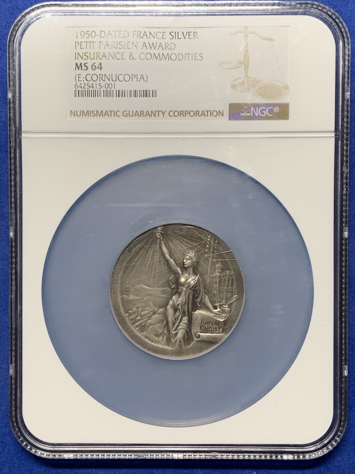 《竞宝斋》第224场-周日，周一，周二 3场 (全场包邮) NGC MS64 法国“小巴黎人”日报大银章，直径50mm，原味老包浆，把章的细节体现的淋漓尽致，前面女神举火炬；后面赫尔墨斯举火炬与女神前后呼应，肌肉线条有力，猪头银边铭，原版后刻字，1950年是后刻字！