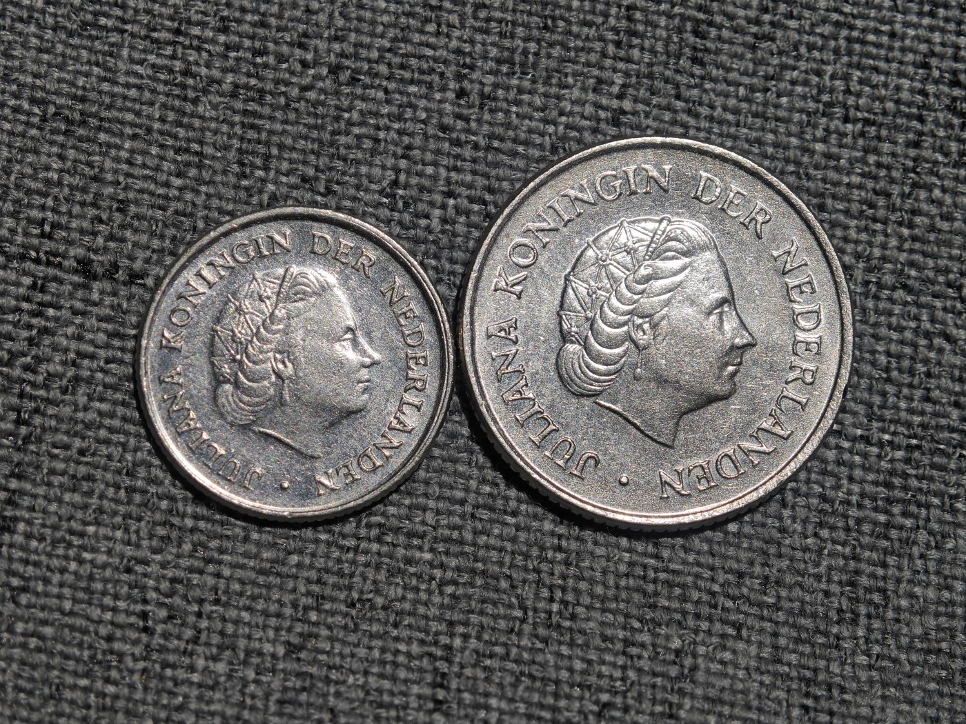 外国硬币收藏第5期 荷兰老版朱莉安娜女王25、10分2枚