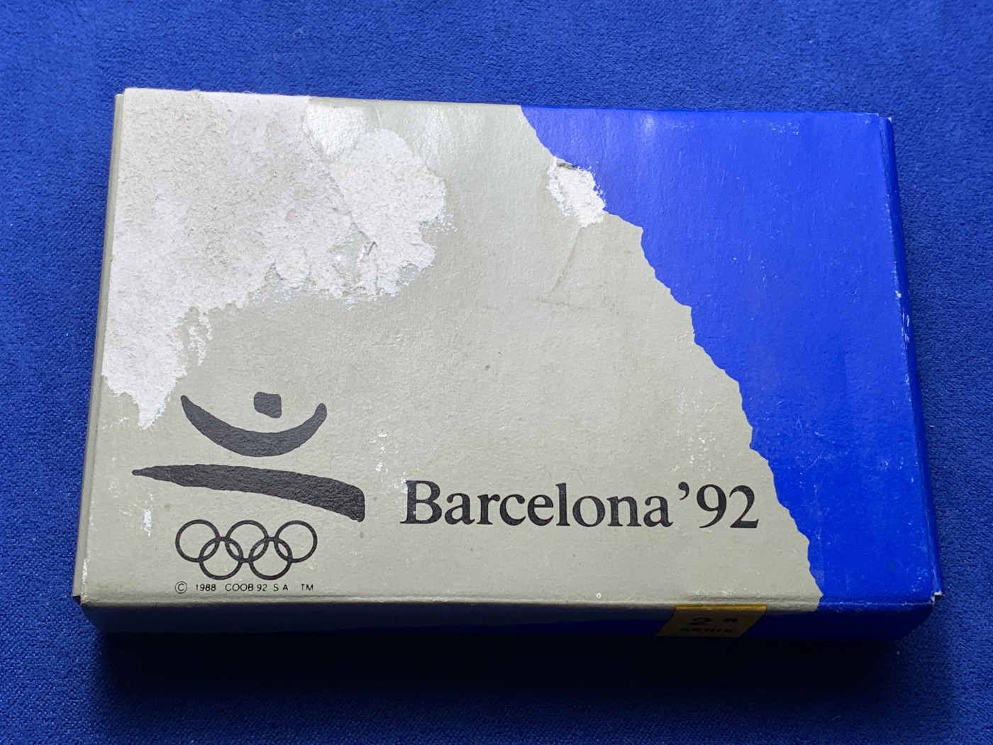 《竞宝斋》第224场-周日，周一，周二 3场 (全场包邮) 西班牙1992年 巴塞罗那奥运 2000比塞塔精制大银币 27克 925银 蓝盒