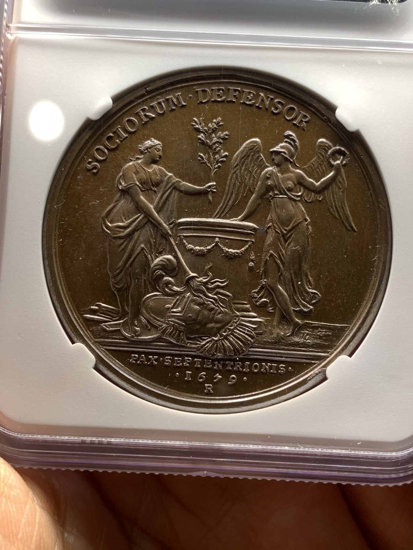 《竞宝斋》第224场-周日，周一，周二 3场 (全场包邮) 唯一冠军分 NGC MS64 法国1679年太阳王路易十四圣彼得堡和平德国纪念铜章