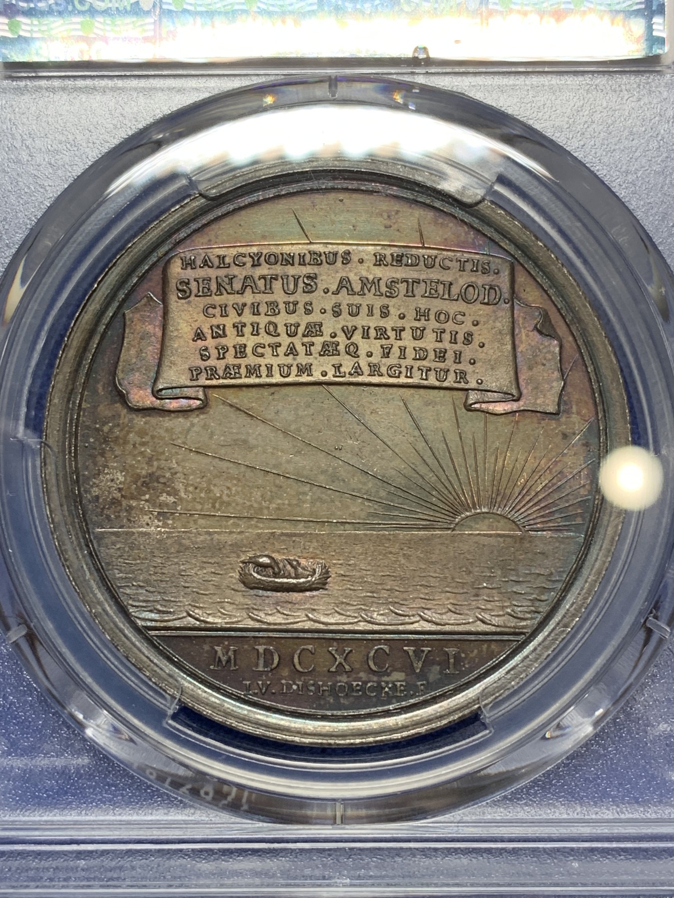 《竞宝斋》第224场-周日，周一，周二 3场 (全场包邮) 唯一冠军分 PCGS MS65 荷兰1696银章，阿姆斯特丹平息叛乱，该品种好品极少，此枚磨砂酱彩极品。