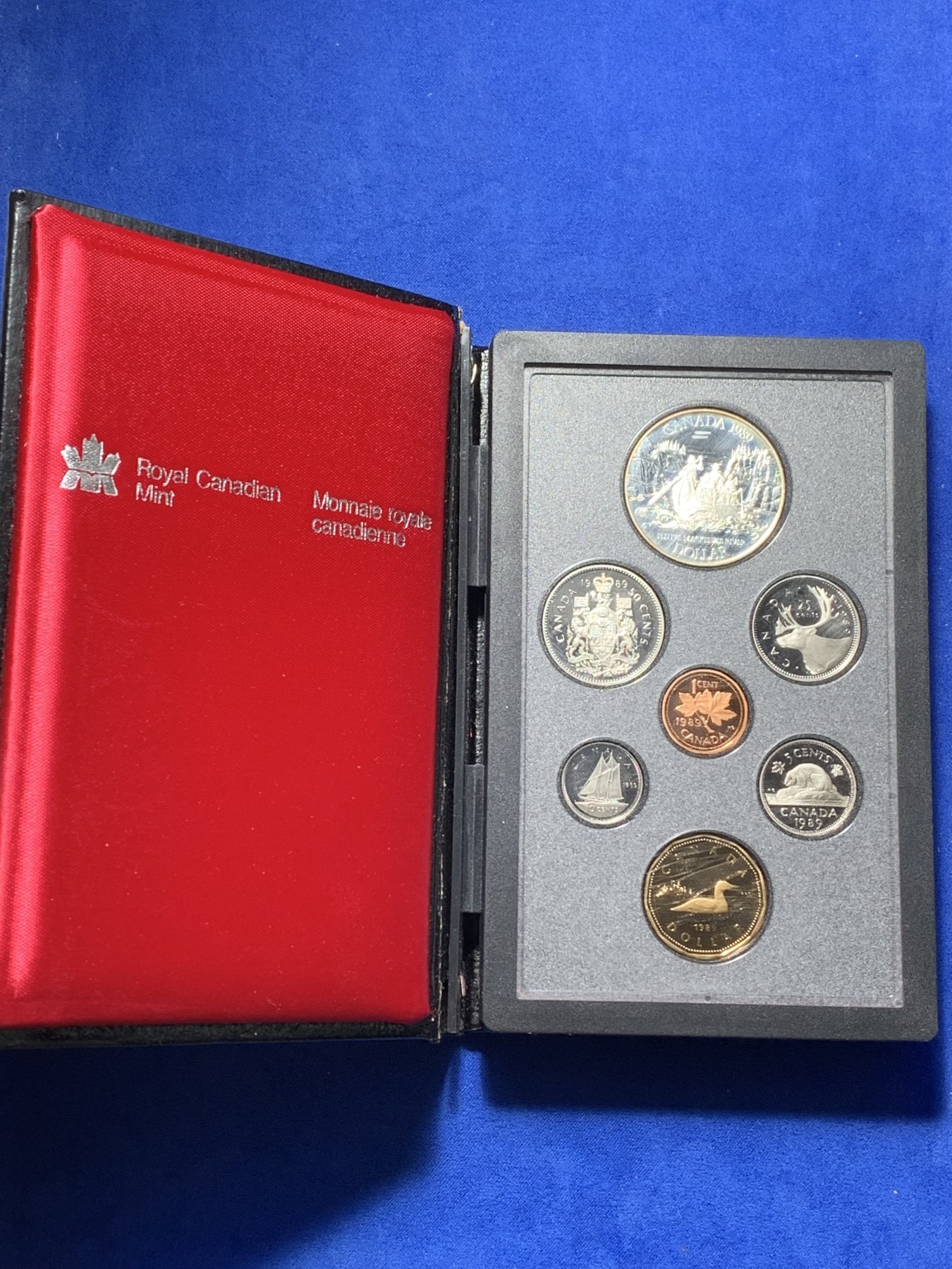 《竞宝斋》第224场-周日，周一，周二 3场 (全场包邮) 加拿大1989年精致套币含大银币一枚