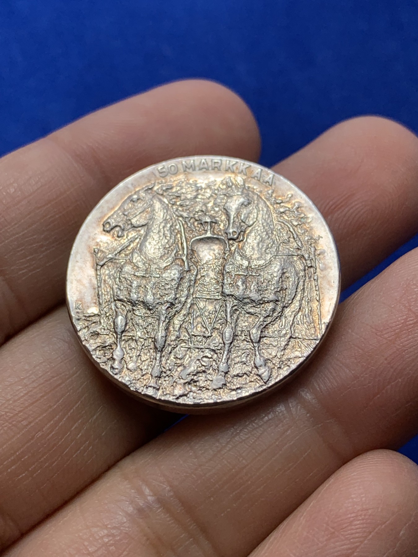 《竞宝斋》第224场-周日，周一，周二 3场 (全场包邮) 芬兰1981年 50马克银币加厚版 就任总统25周年暨凯科宁总统 80岁生日纪念币 非常厚实 20克