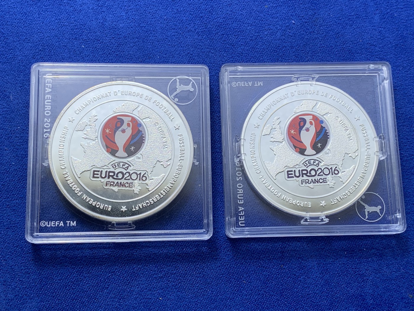 《竞宝斋》第224场-周日，周一，周二 3场 (全场包邮) 两枚一组 2016年欧洲世界杯足球纪念章一对