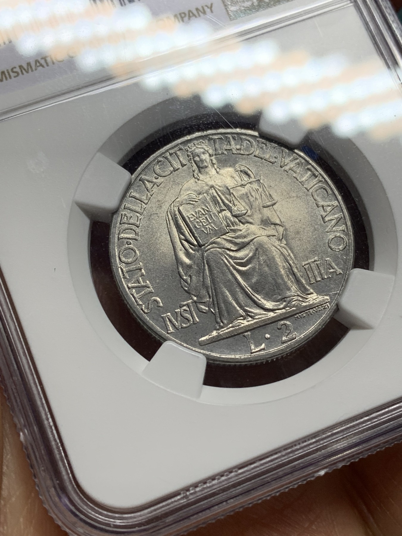 《竞宝斋》第224场-周日，周一，周二 3场 (全场包邮) NGC MS65 梵蒂冈1942年2里拉，高分好品