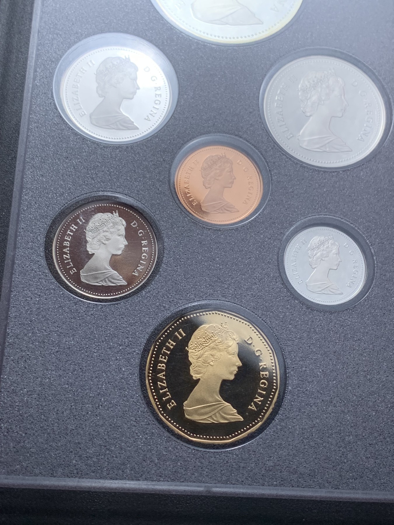 《竞宝斋》第224场-周日，周一，周二 3场 (全场包邮) 加拿大1989年精致套币含大银币一枚