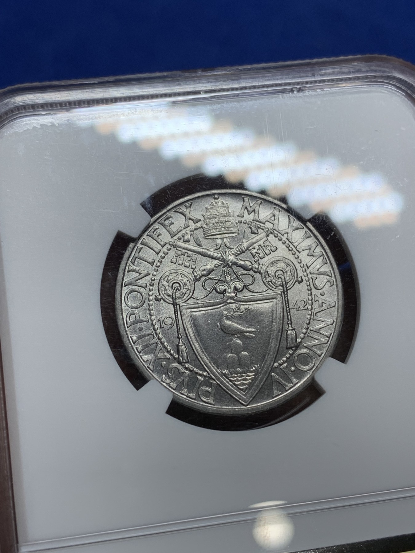 《竞宝斋》第224场-周日，周一，周二 3场 (全场包邮) NGC MS65 梵蒂冈1942年1里拉，高分好品