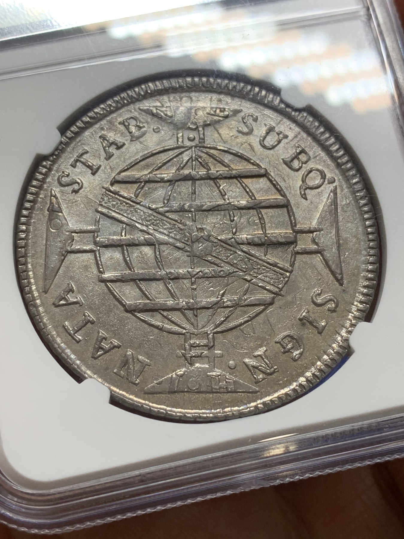 《竞宝斋》第224场-周日，周一，周二 3场 (全场包邮) NGC MS62 巴西1814年地球960瑞斯大银币 原味深彩包浆 整体深打 很不错