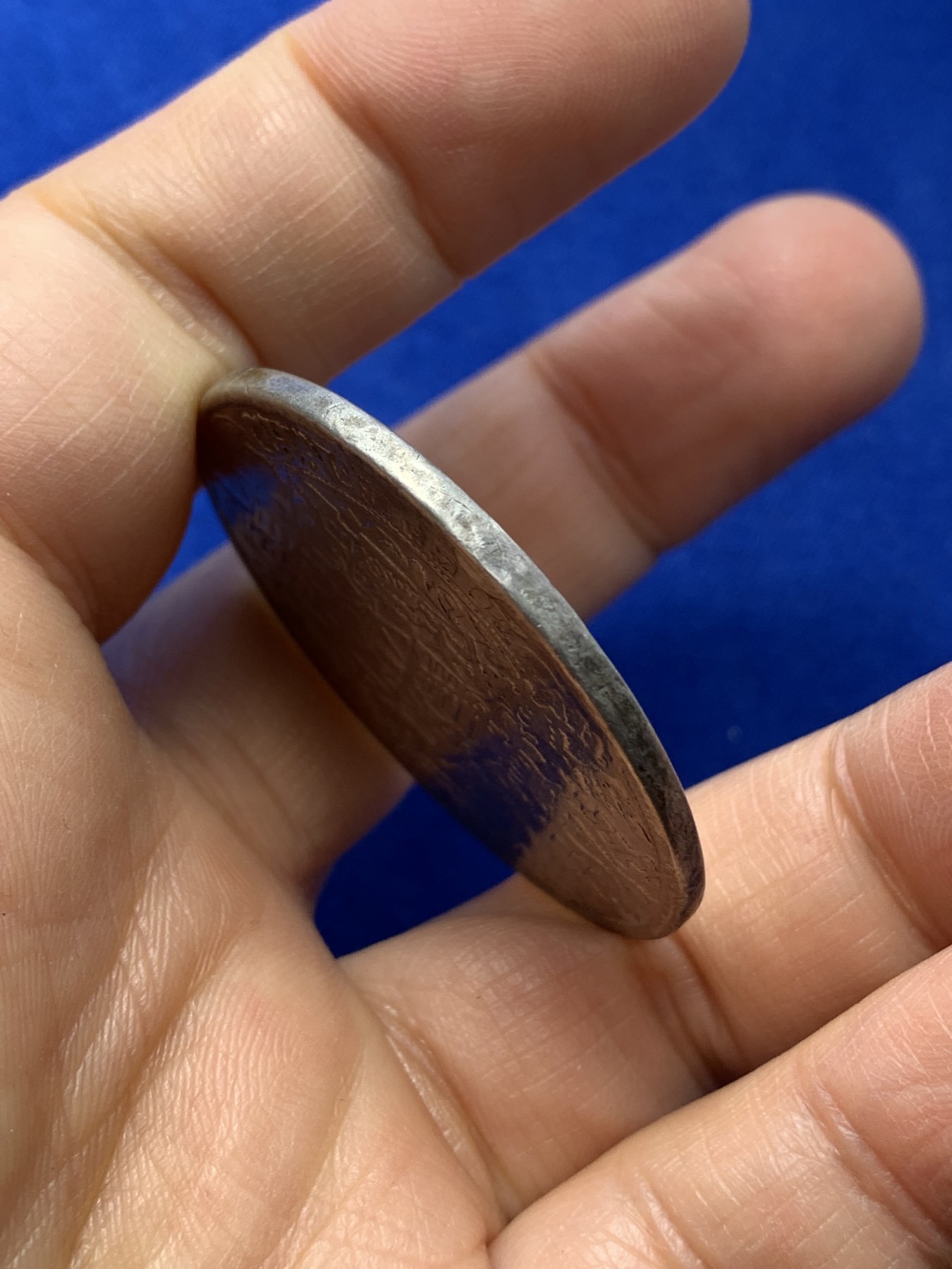 《竞宝斋》第224场-周日，周一，周二 3场 (全场包邮) 德国 1589年 萨克森 持剑武士泰勒大银币 12点处有焊接痕迹 细节见图