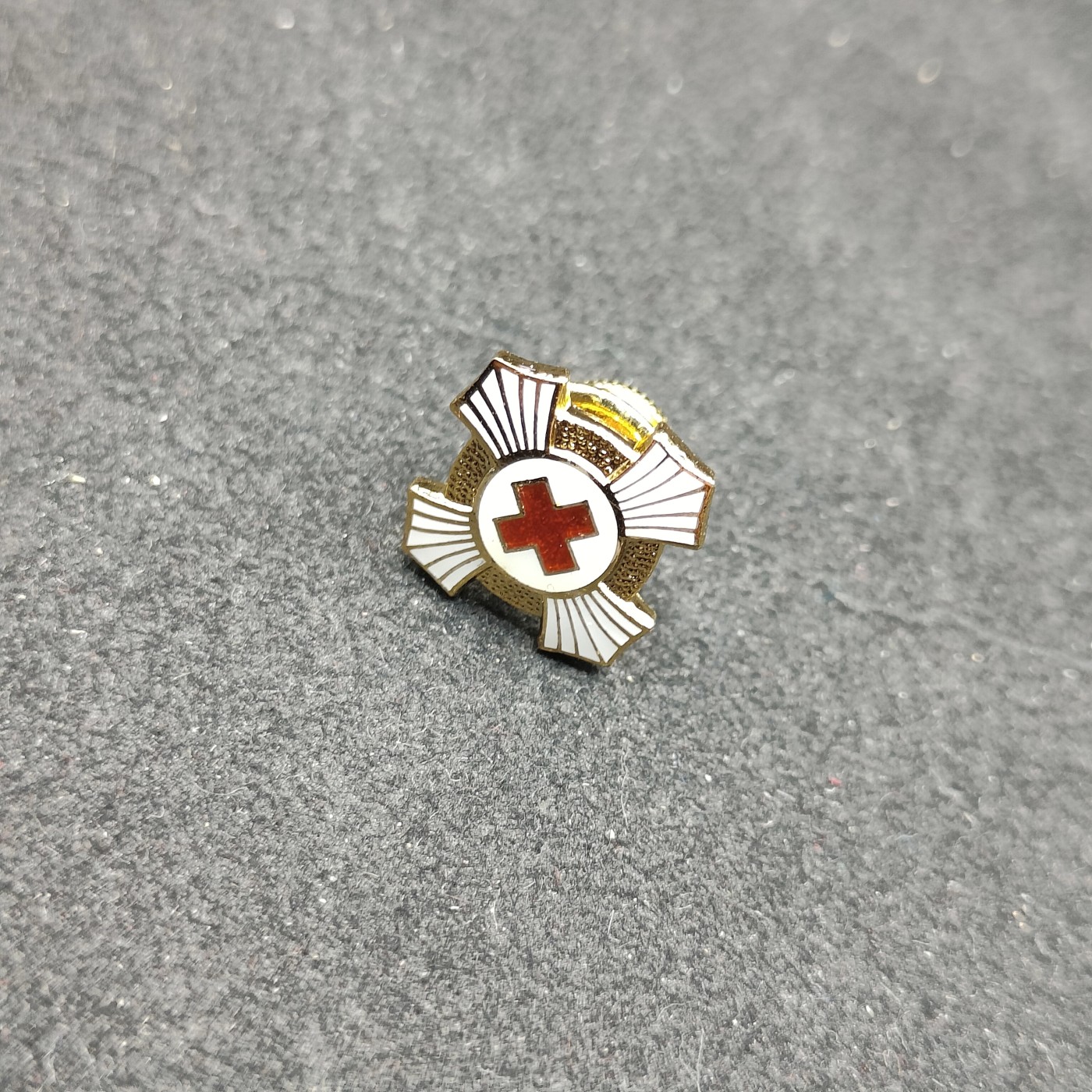 全场0元起拍 第118期 咸鱼国勋章拍卖专场 12月20日（周三）下午6：00开始 日本赤十字金有功略章 银制