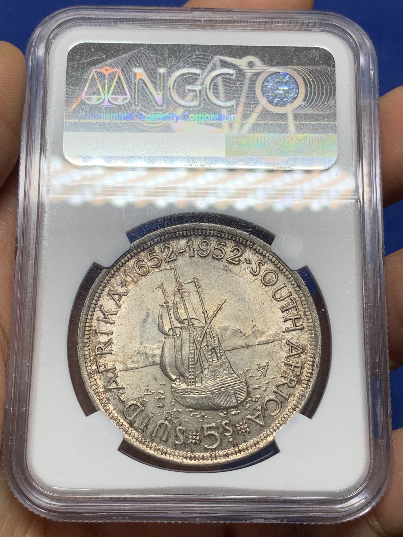 《竞宝斋》第225场-周日，周一，周二 3场 (全场包邮) NGC-MS63 南非1952年乔六开普敦创立纪念5先令大银，转光品相