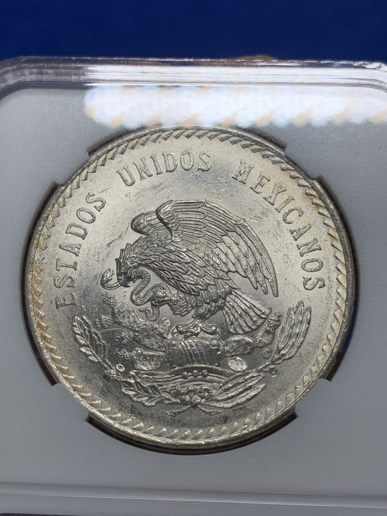 《竞宝斋》第225场-周日，周一，周二 3场 (全场包邮) 1948年墨西哥5比索大银币，经典印第安头像！车轮原光。