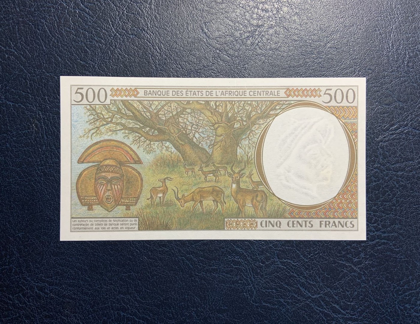 收藏联盟Quantum Auction 第312期拍卖  中非共同体F冠(中非共和国)2000年500法郎 品相全新UNC