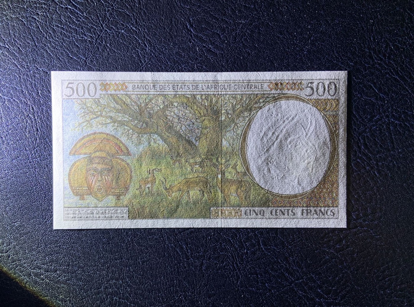 收藏联盟Quantum Auction 第312期拍卖  中非共同体F冠(中非共和国)2000年500法郎 品相全新UNC