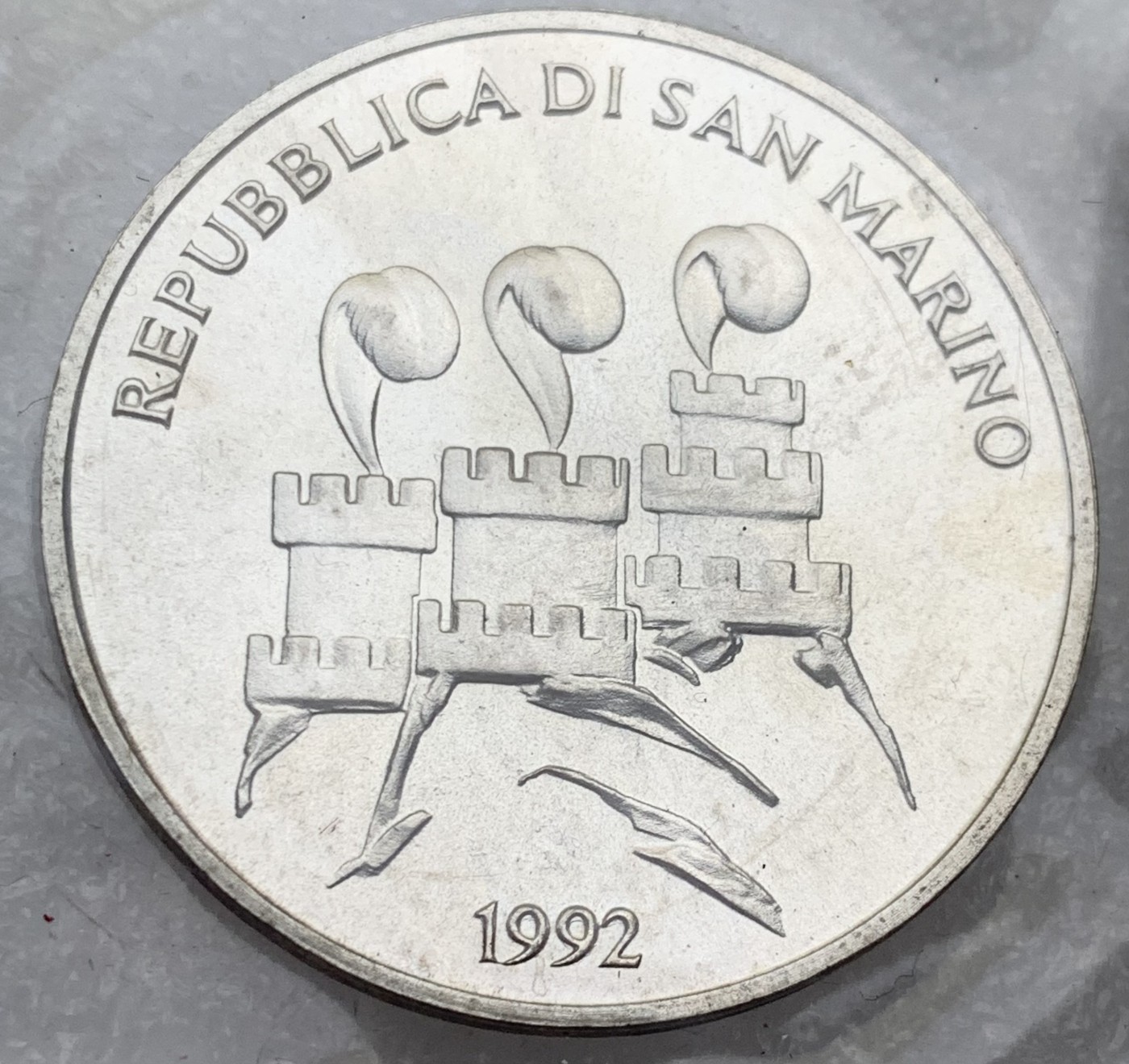 瓶子🏺第122期拍卖会  圣马力诺 1992年500-1000里拉银币2枚套原封