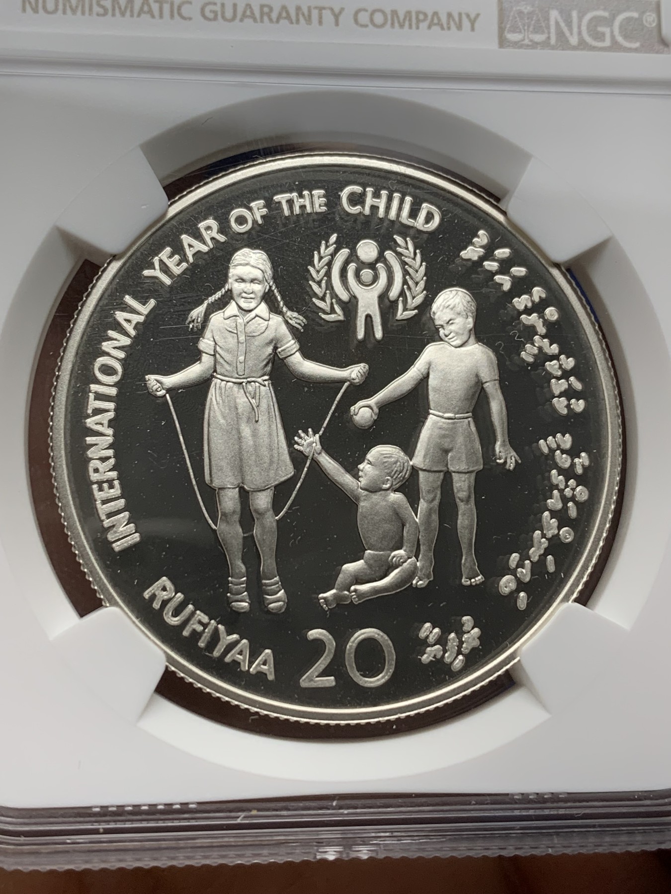 《竞宝斋》第225场-周日，周一，周二 3场 (全场包邮) NGC PF69UC 马尔代夫1979儿童年银币