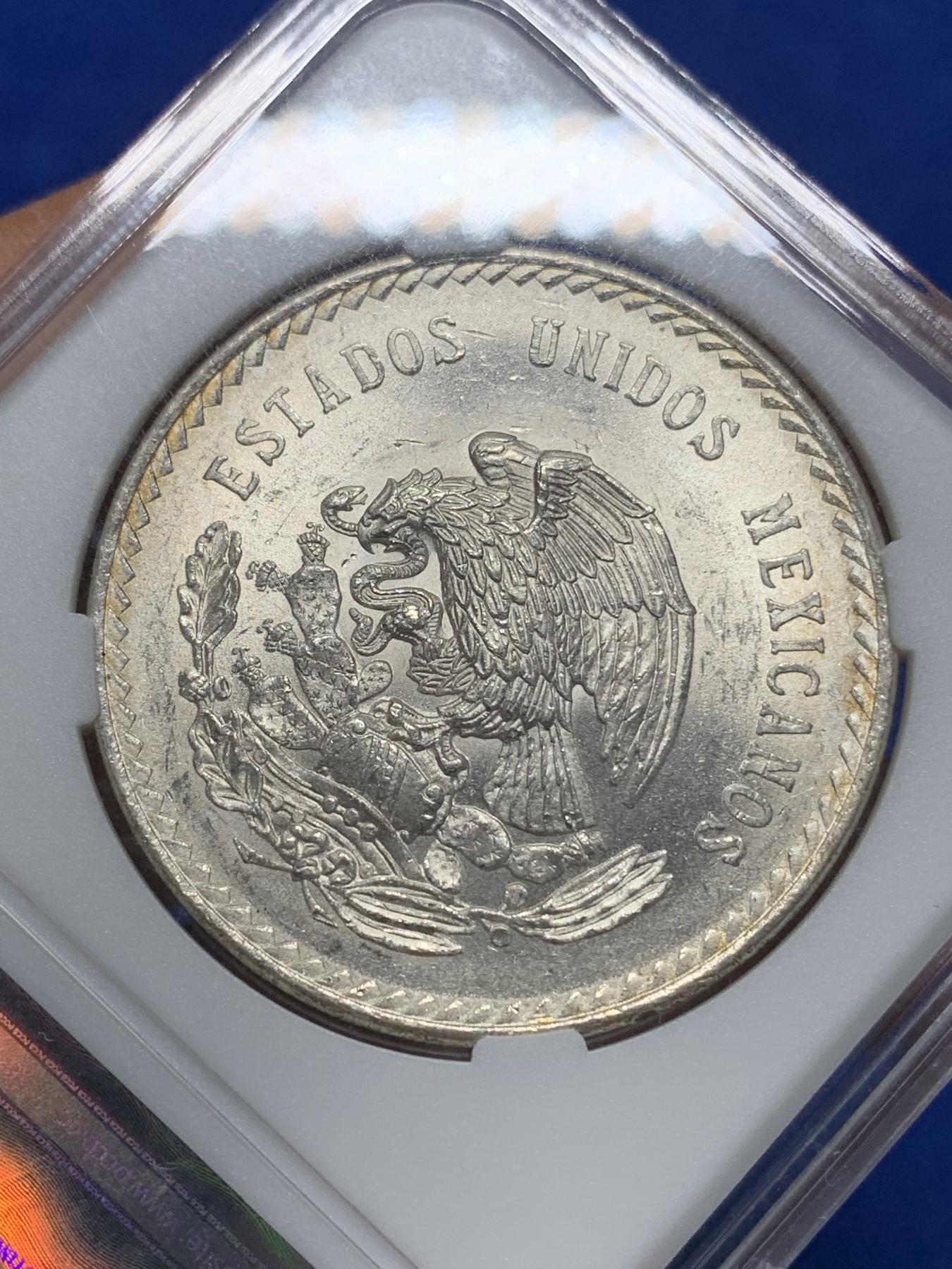 《竞宝斋》第225场-周日，周一，周二 3场 (全场包邮) 1948年墨西哥5比索大银币，经典印第安头像！车轮原光。