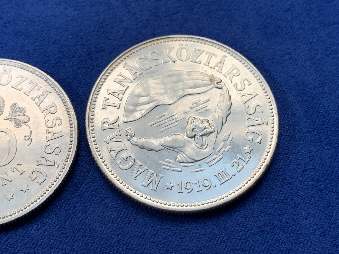 《竞宝斋》第225场-周日，周一，周二 3场 (全场包邮) 两枚一组 匈牙利1969年建国50周年纪念银币 50福林+100福林