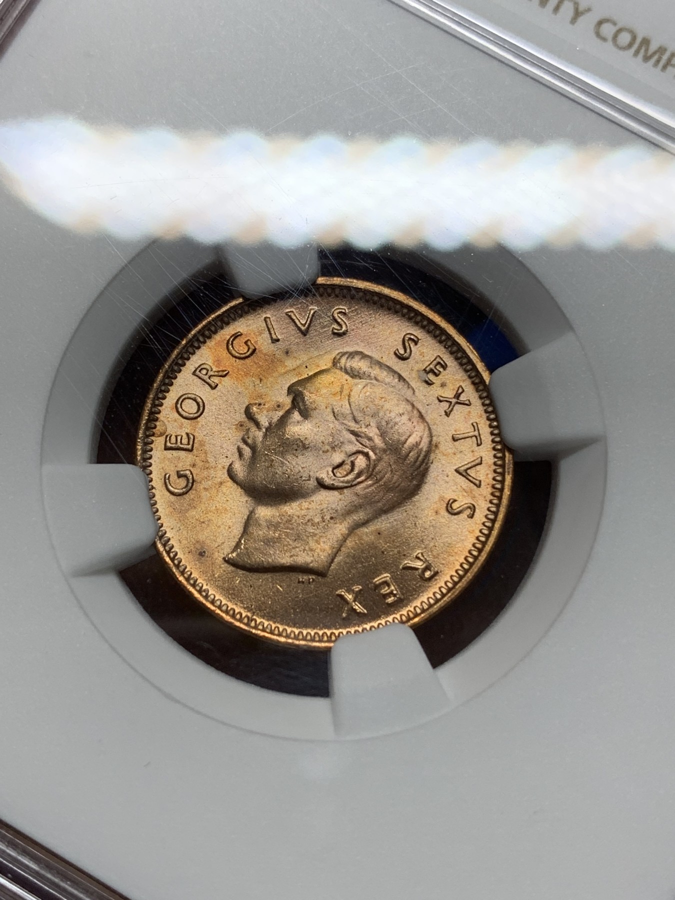 《竞宝斋》第225场-周日，周一，周二 3场 (全场包邮) NGC-MS65 乔六1952年英属南非1/4P铜币，光度好收藏一步到位