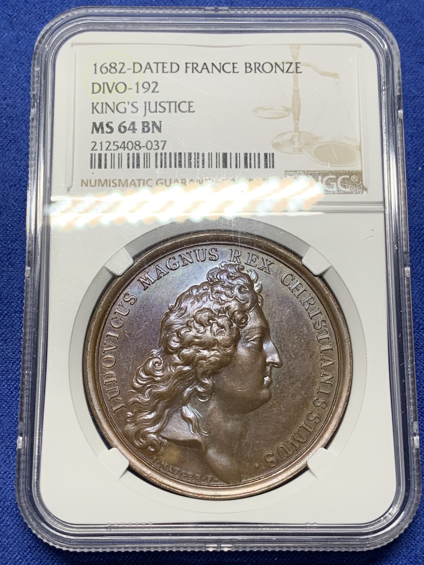 《竞宝斋》第225场-周日，周一，周二 3场 (全场包邮) 唯一冠军分 NGC MS64 法国1682年太阳王路易十四国王正义铜章