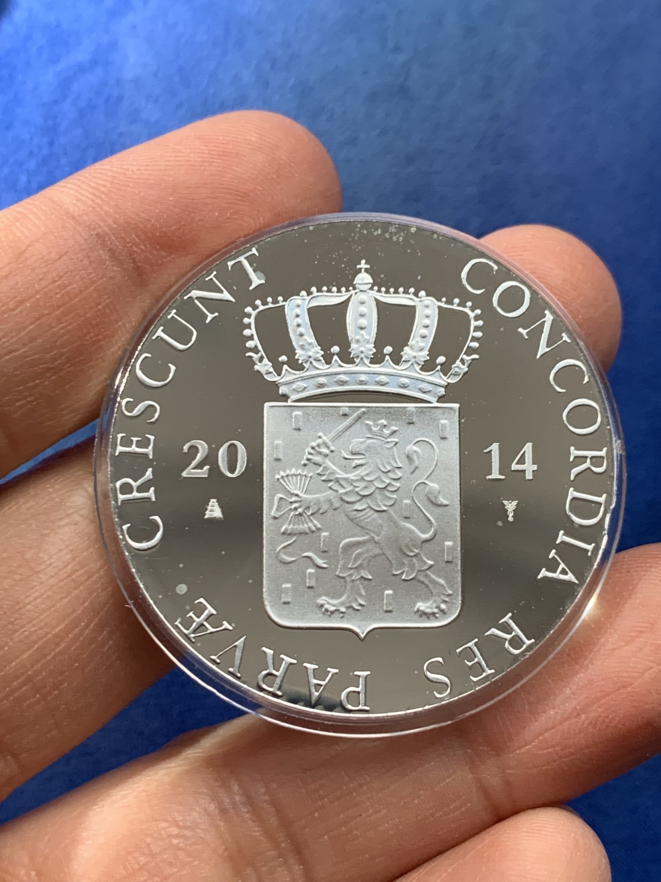 《竞宝斋》第225场-周日，周一，周二 3场 (全场包邮) 荷兰2014年弗莱福兰省（罗马士兵）杜卡特精制纪念银币 礼盒装 重28.25g 873银 40mm 发行仅3000枚