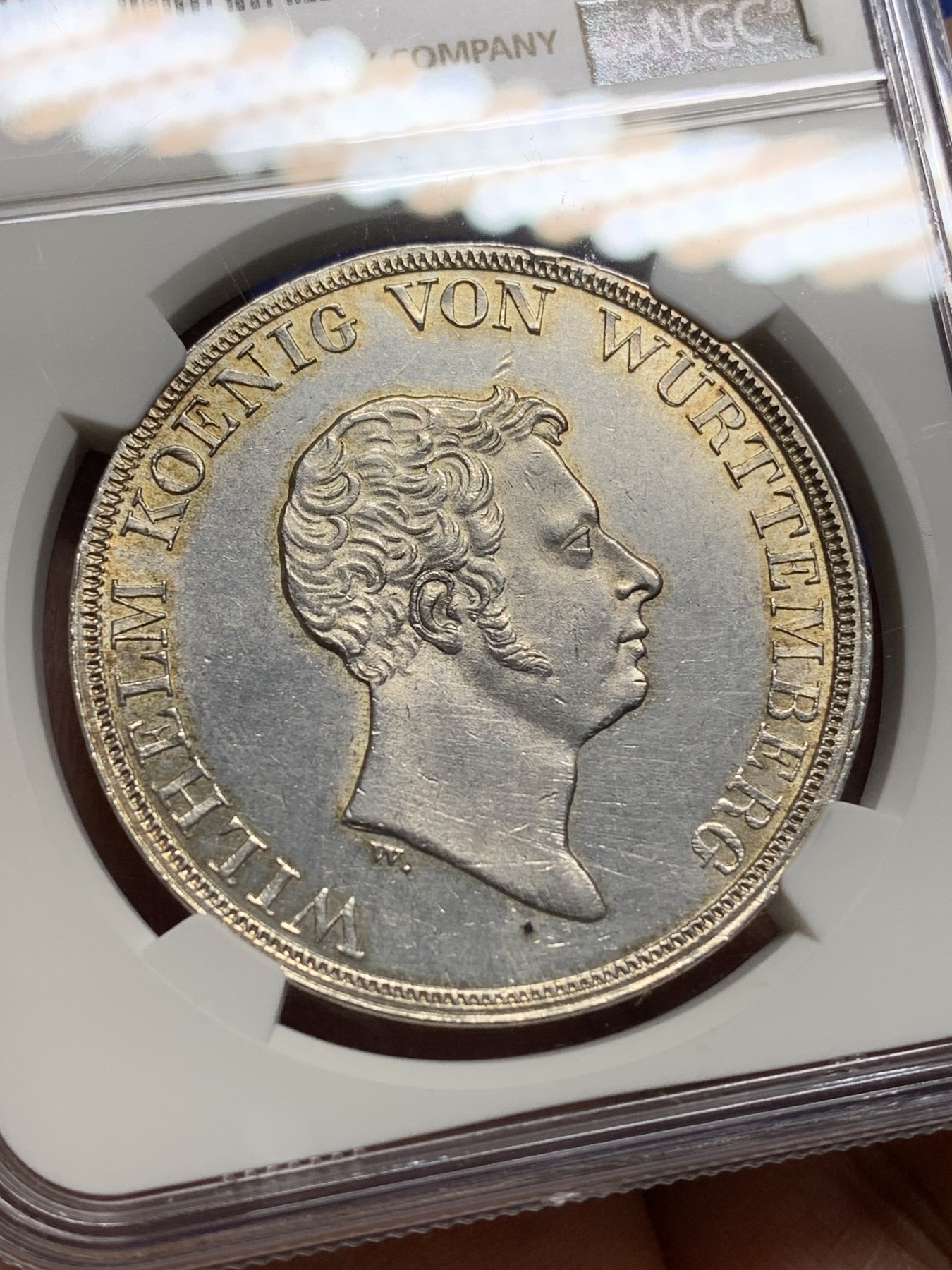 《竞宝斋》第225场-周日，周一，周二 3场 (全场包邮) NGC UNC 德国 1833年 符腾堡 威廉一世 自由贸易流通1泰勒 大银币 重29.49g的早期皇冠泰勒 UNC 性价比好