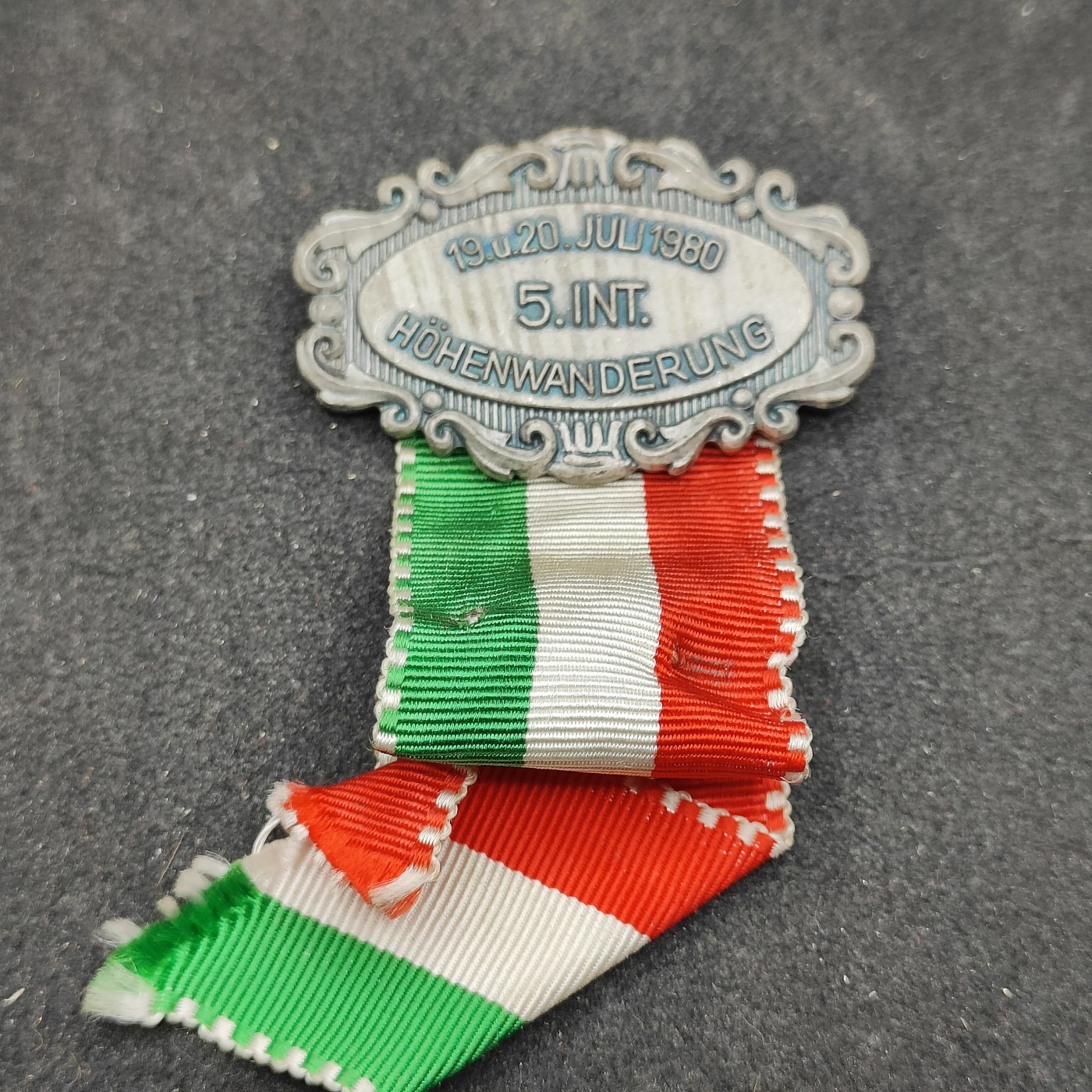 全场0元起拍 第118期 咸鱼国勋章拍卖专场 12月20日（周三）下午6：00开始 西德纪念章