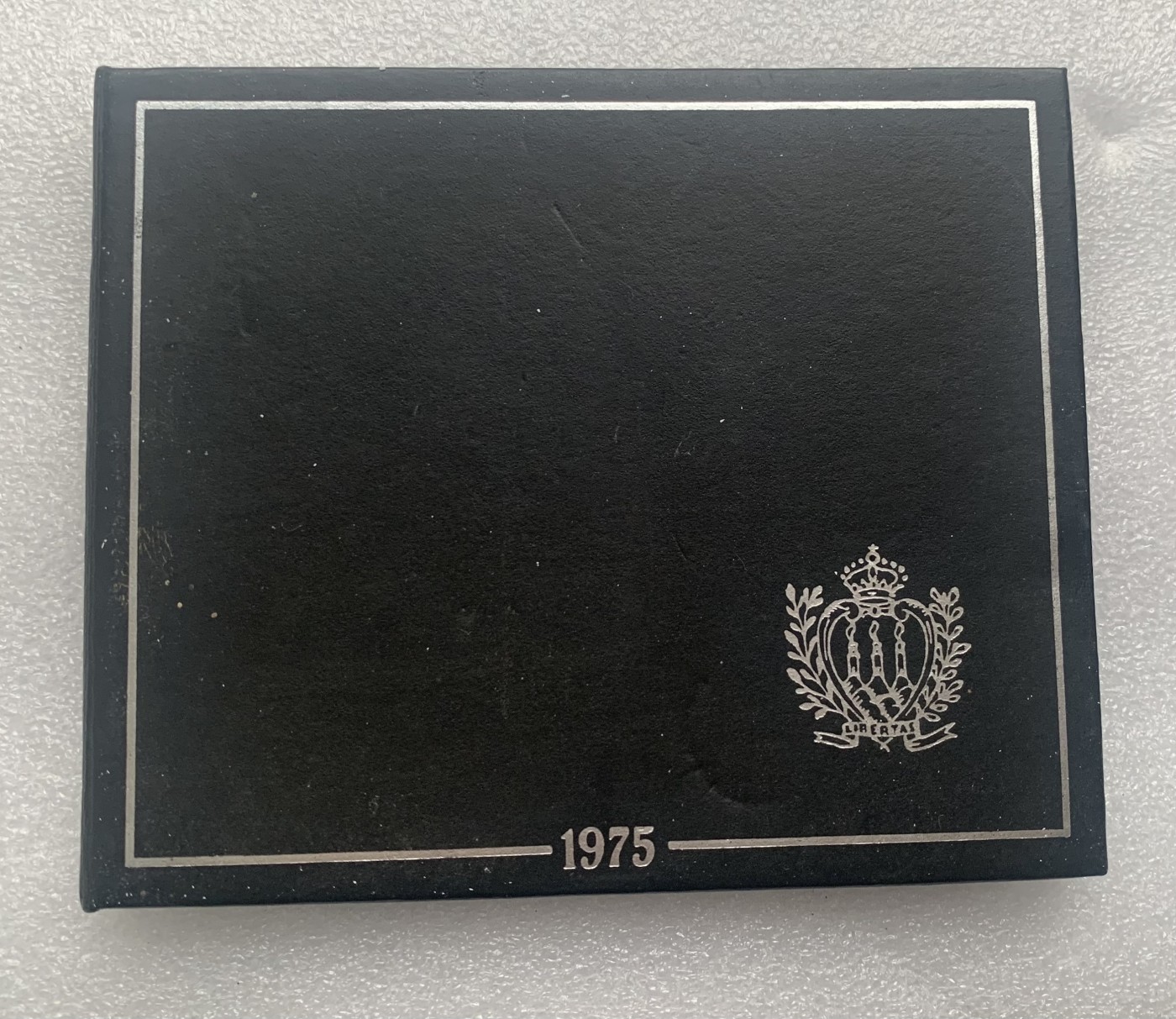 瓶子🏺第122期拍卖会  圣马力诺1975年500里拉银币  五彩原封