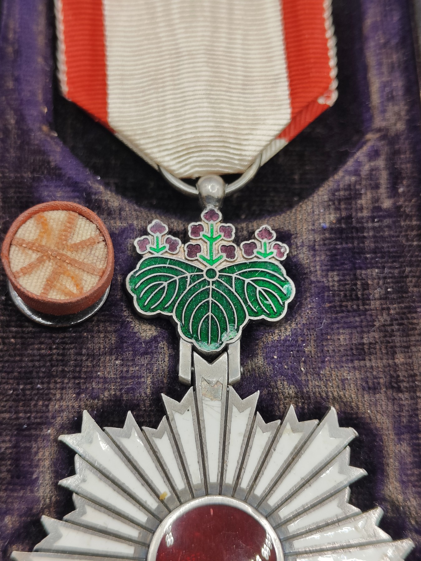 全场0元起拍 第118期 咸鱼国勋章拍卖专场 12月20日（周三）下午6：00开始 明治时期内缩珐琅  六等瑞宝章带略 银制